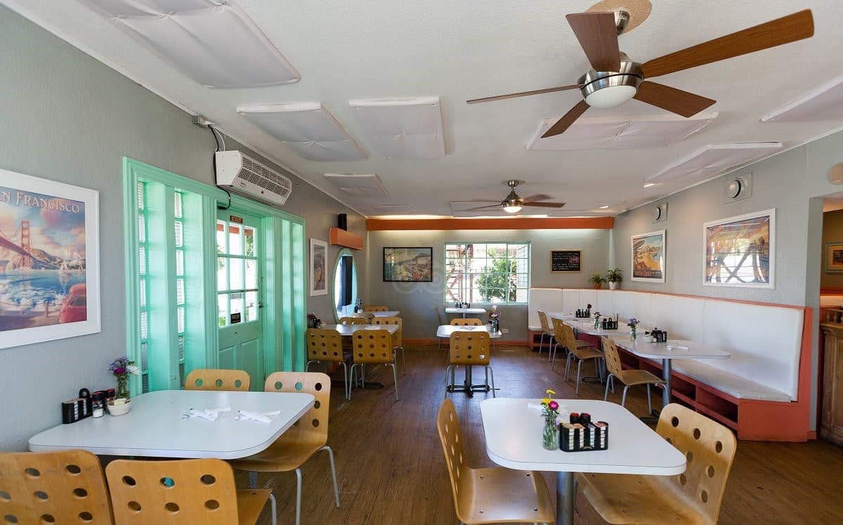 Restaurant view of Sunset Inn & Suites, Clinton