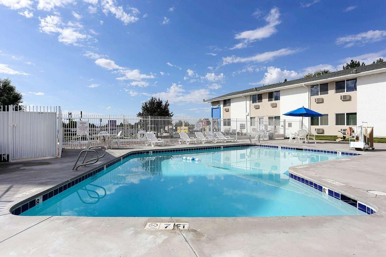 Pool view of Econo Lodge, Idaho Falls