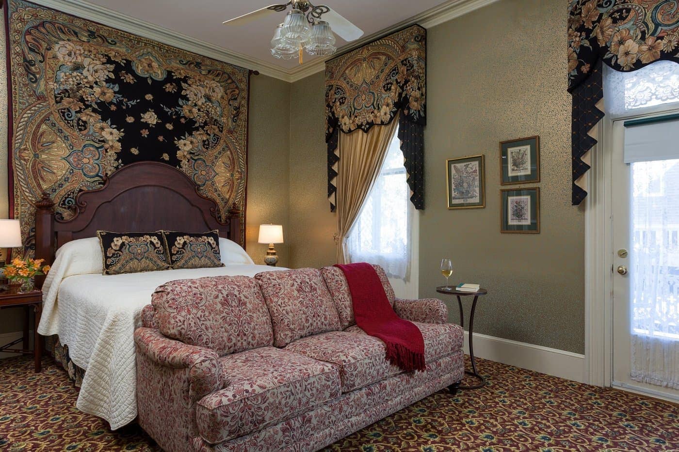 Bedroom view of The Queen Victoria