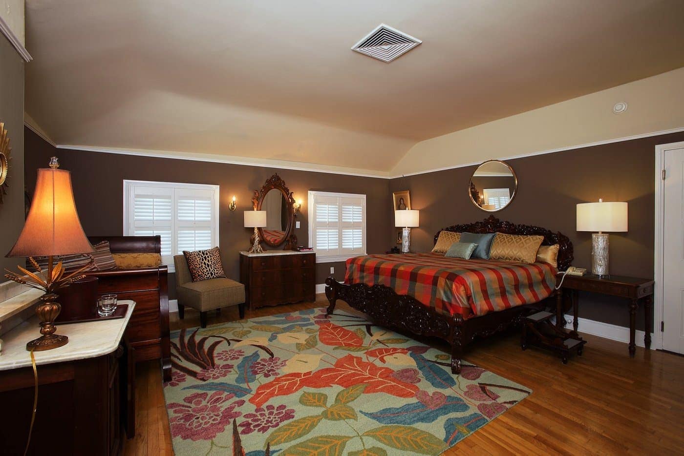 Bedroom view of Southern Mansion