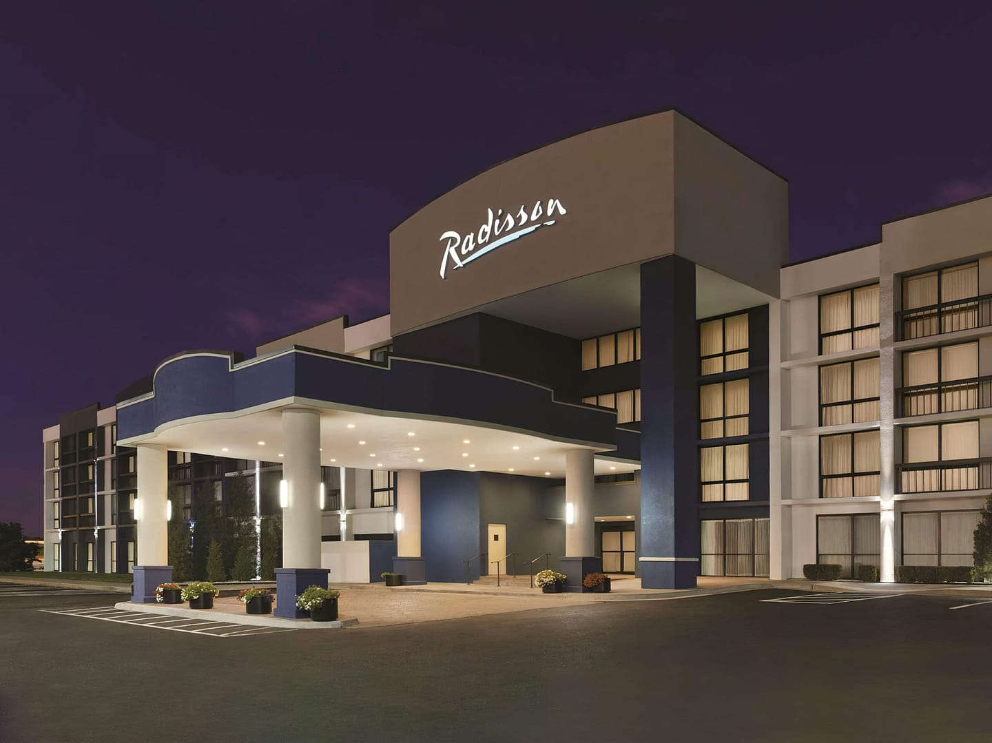Building view of Radisson Hotel Lenexa Overland Park