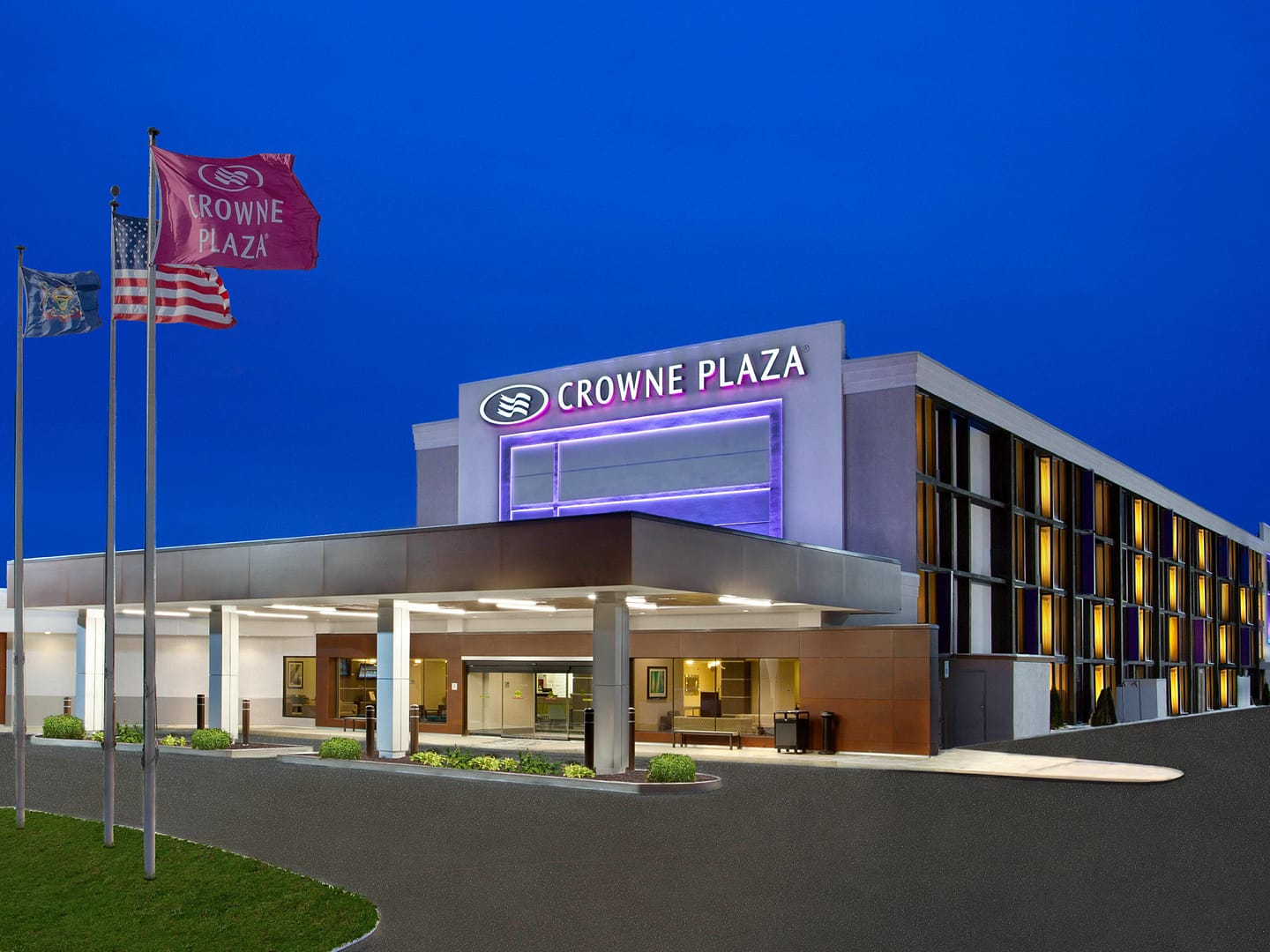 Building view of Pittsburgh Plaza Hotel