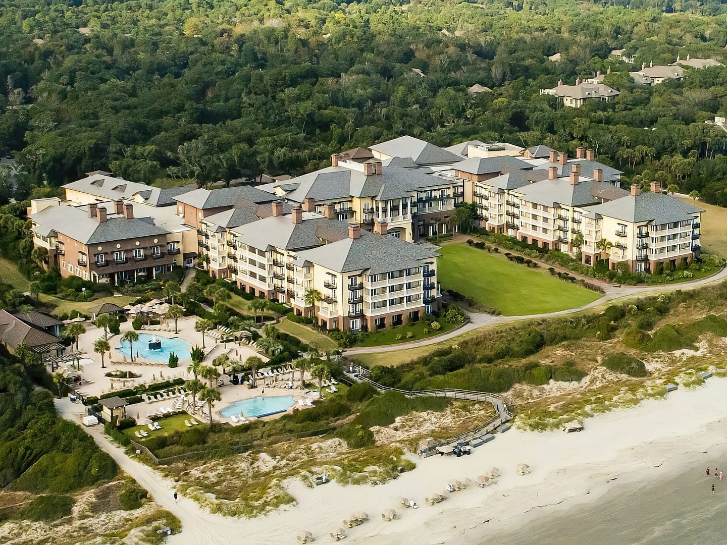 Building view of The Sanctuary at Kiawah Island Golf Resort