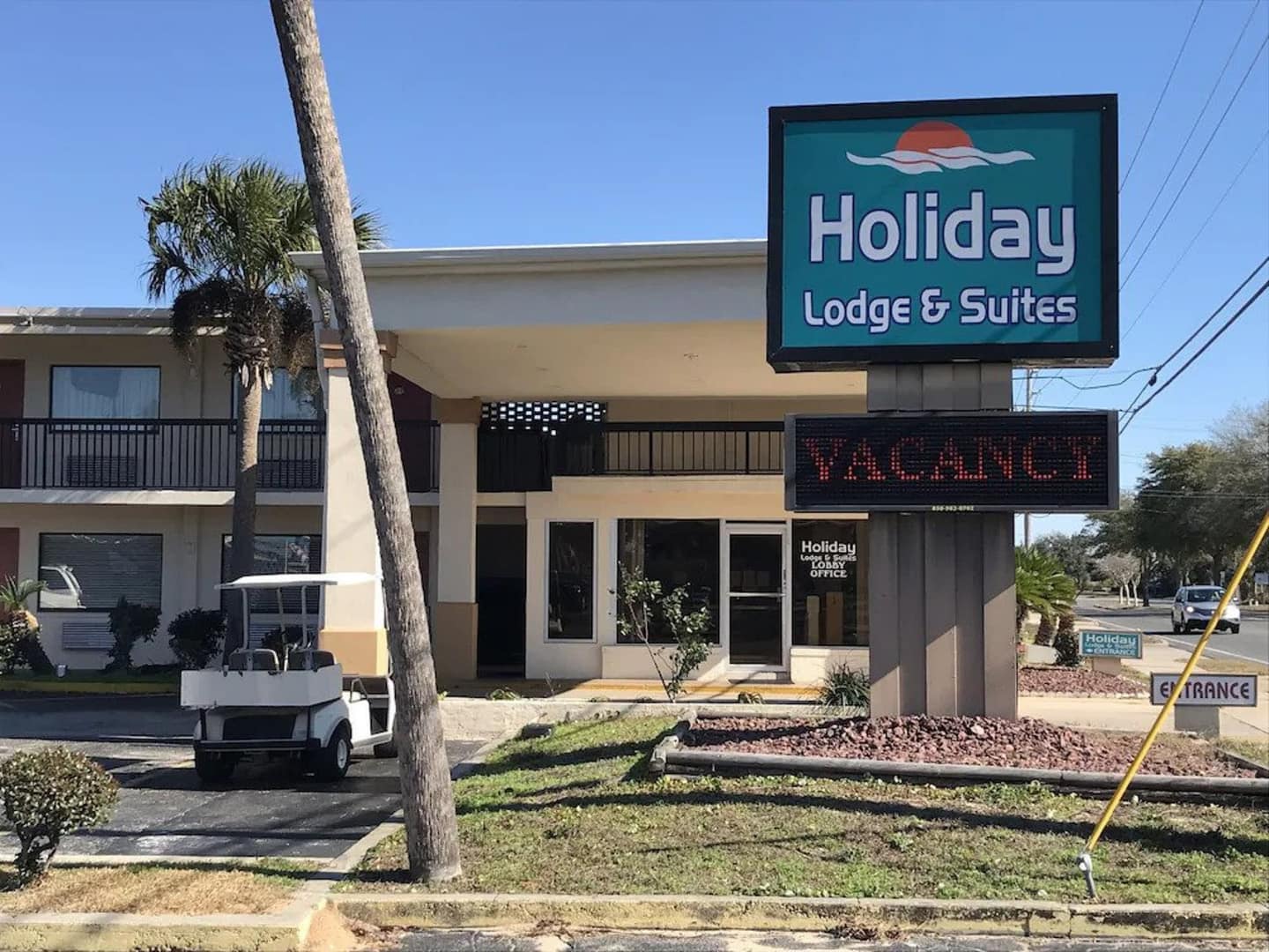 Outside view of Holiday Lodge & Suites, Fort Walton Beach