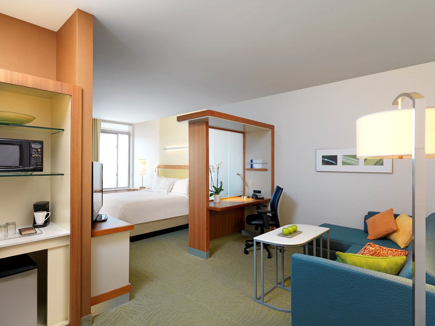 Bedroom view of SpringHill Suites by Marriott Lake Charles