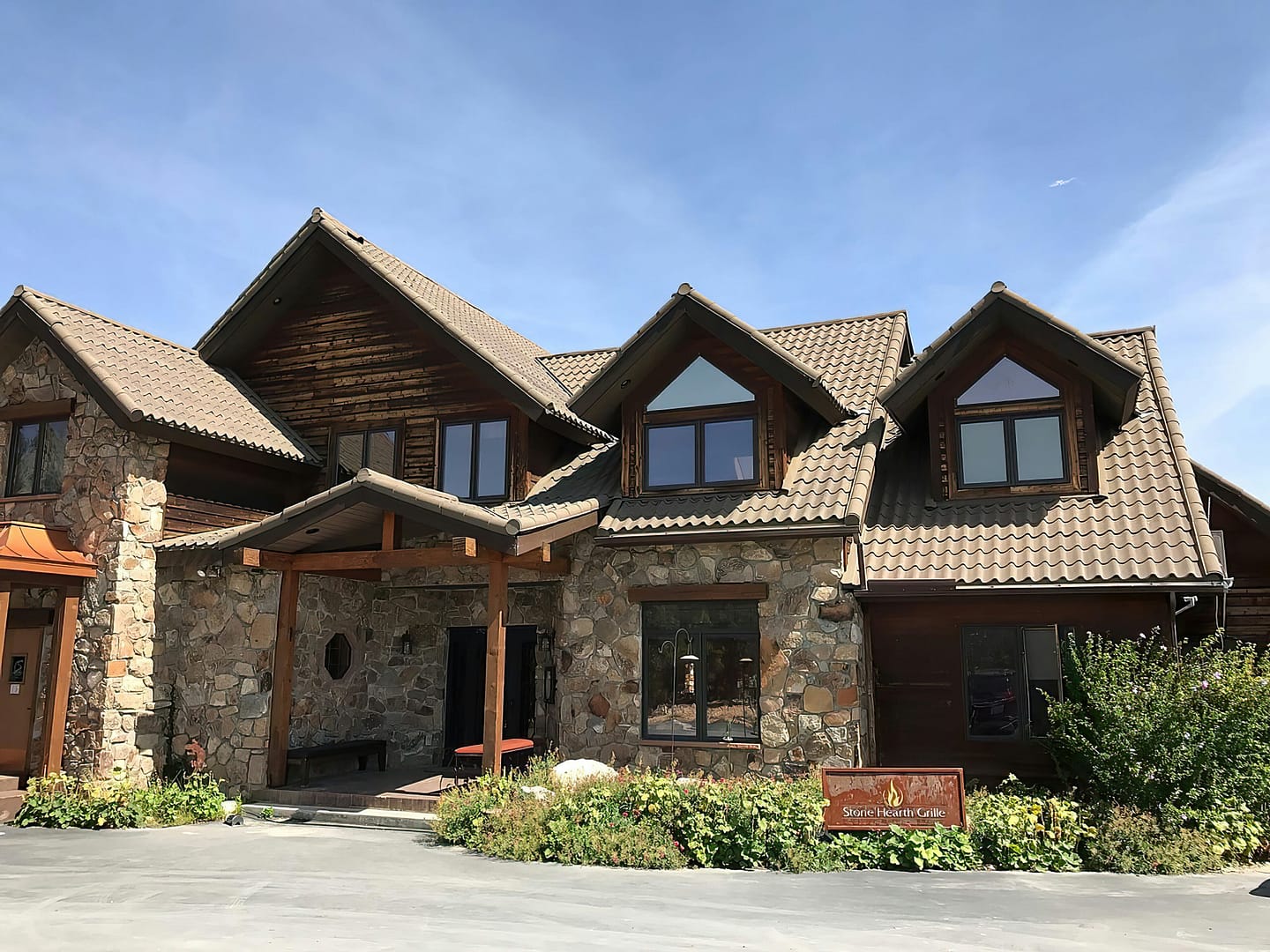 Building view Stone Canyon Inn