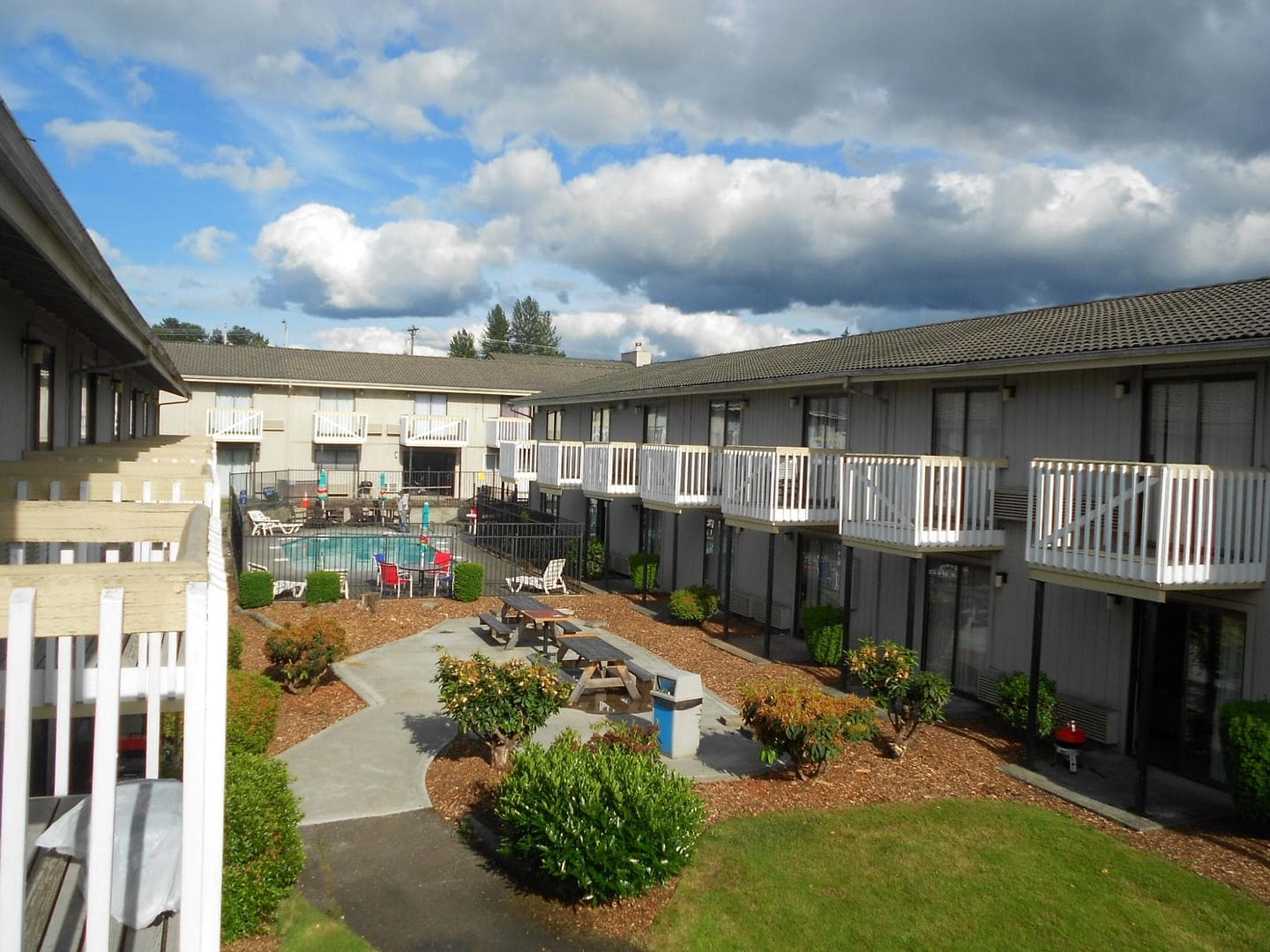 Howard Johnson Hotel & Suites by Wyndham Tacoma