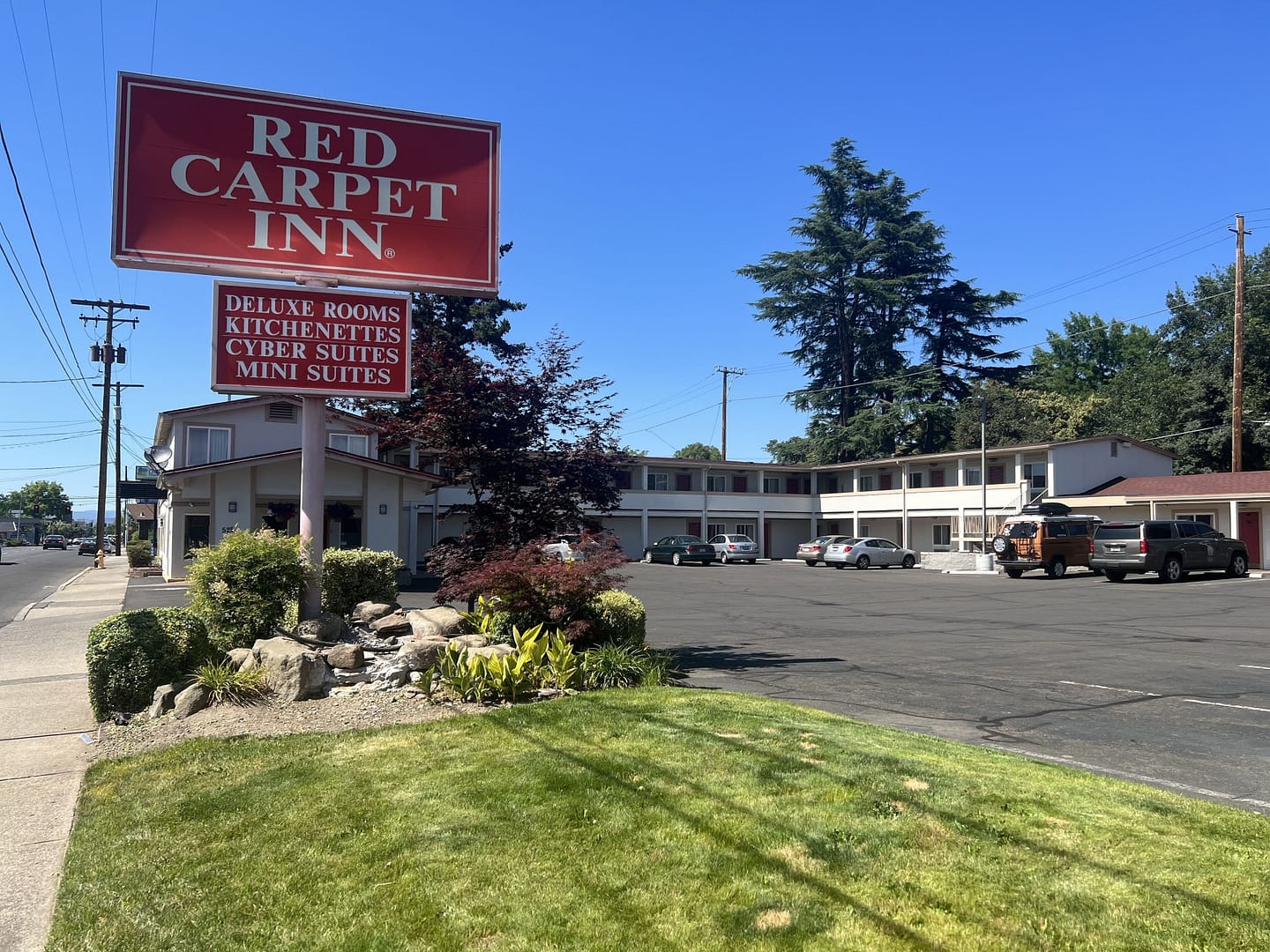 Red Carpet Inn Medford