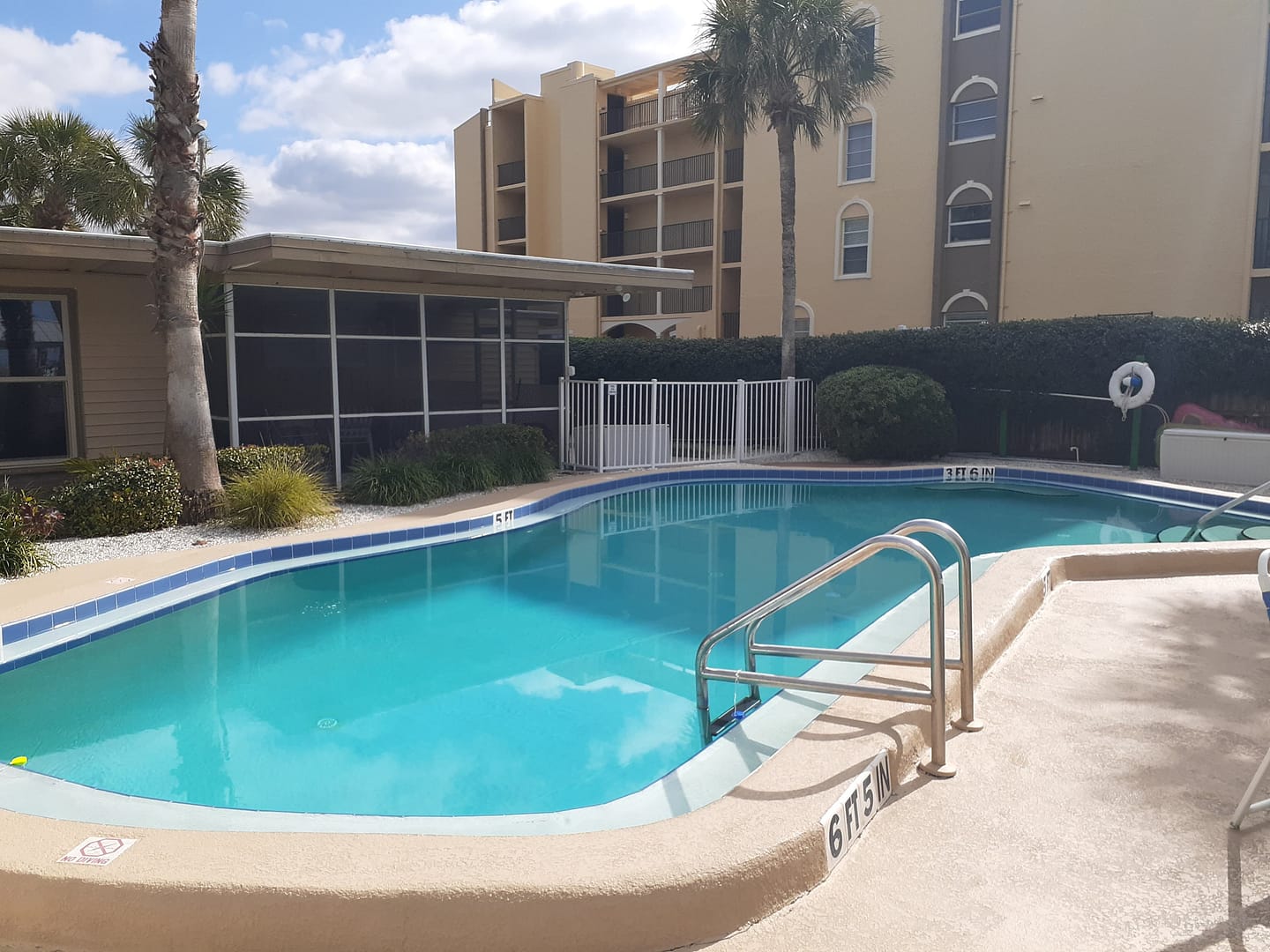 Turtle Crawl Inn Resort