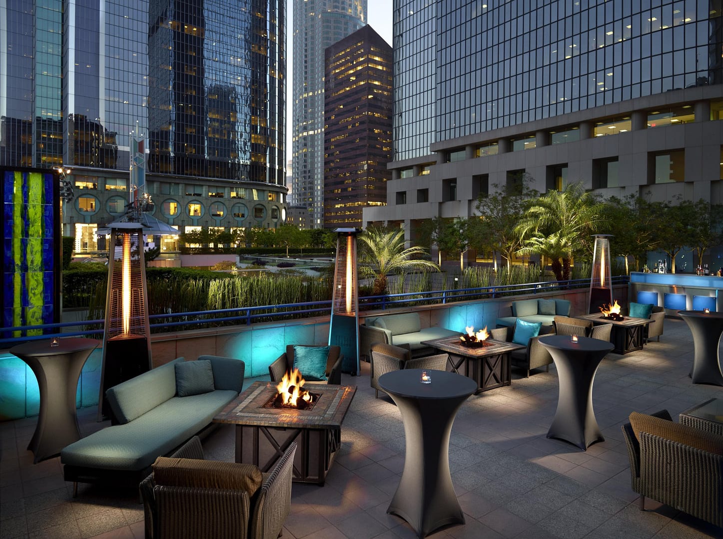 Patio view of Omni Los Angeles Hotel at California Plaza