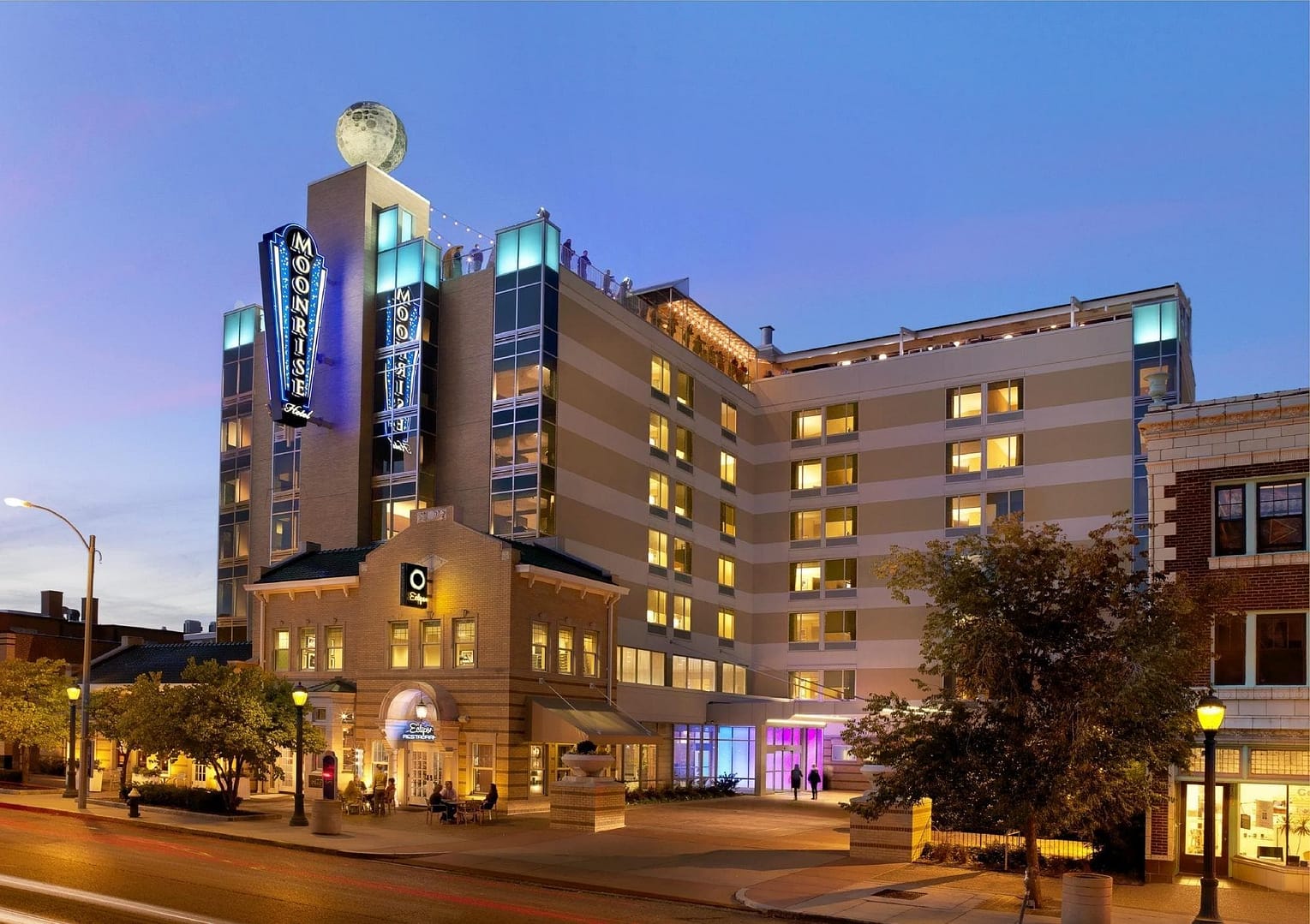 Building view of The Moonrise Hotel