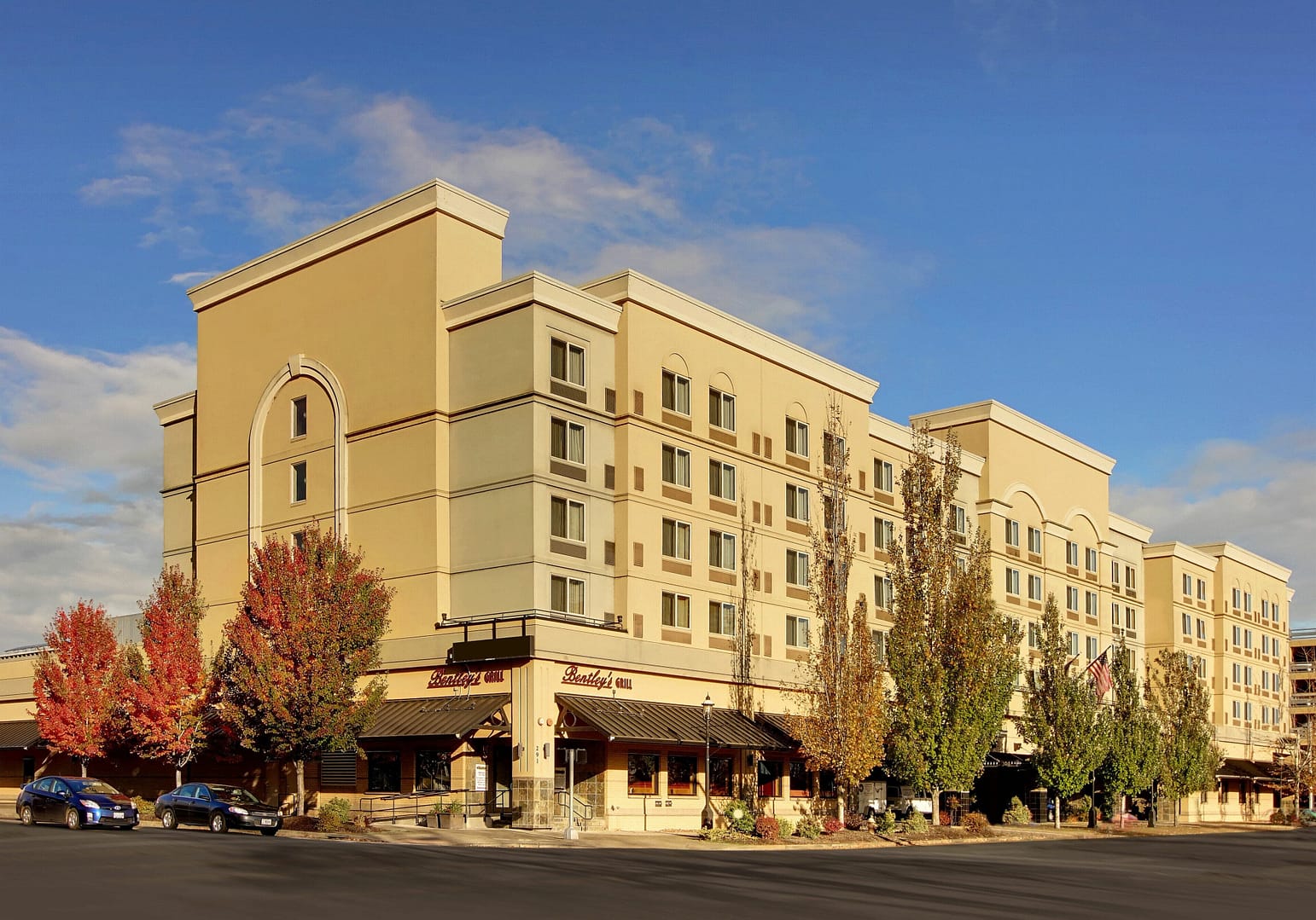 Building view of The Grand Hotel in Salem