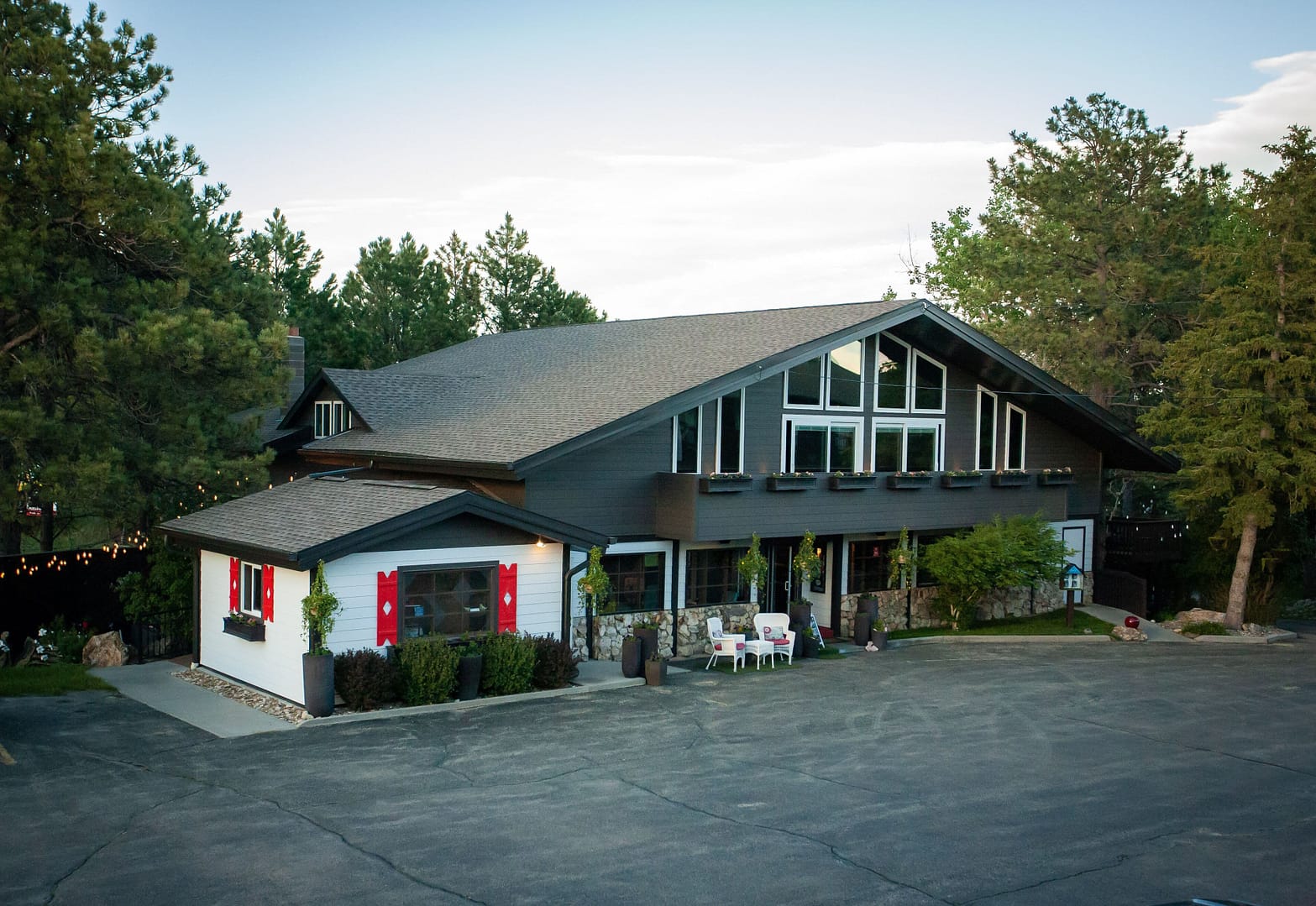 Building view of Bavarian Inn, Black Hills