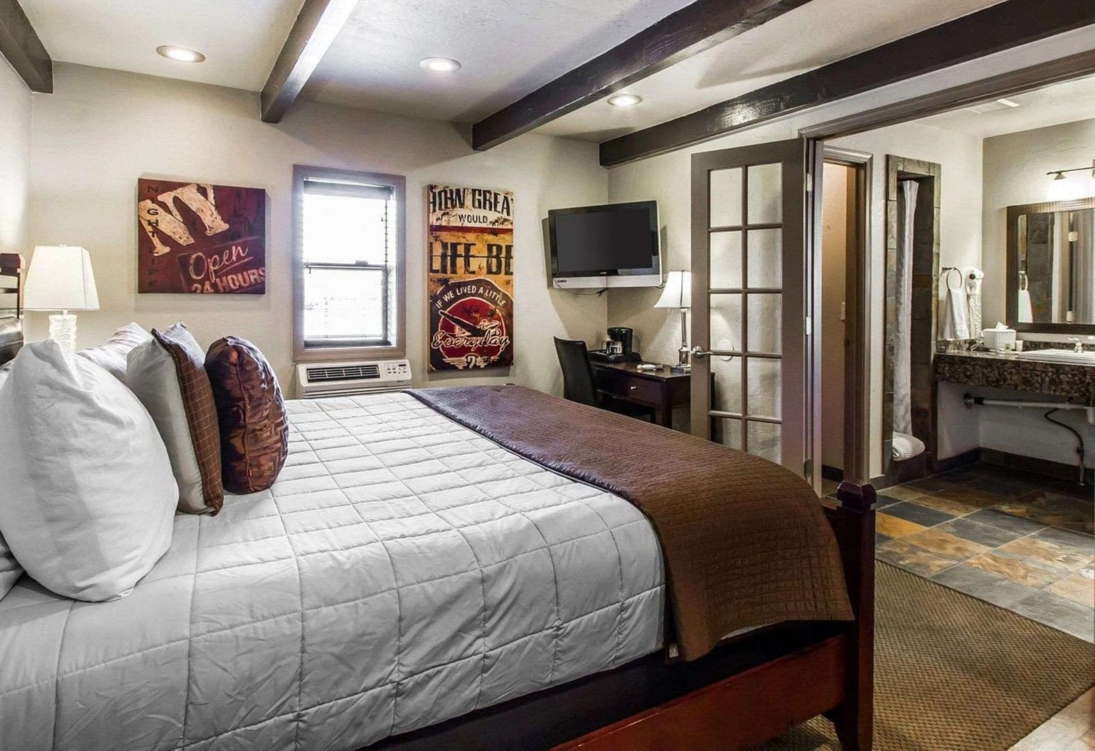 Rodeway Inn & Suites Downtowner-Rte 66