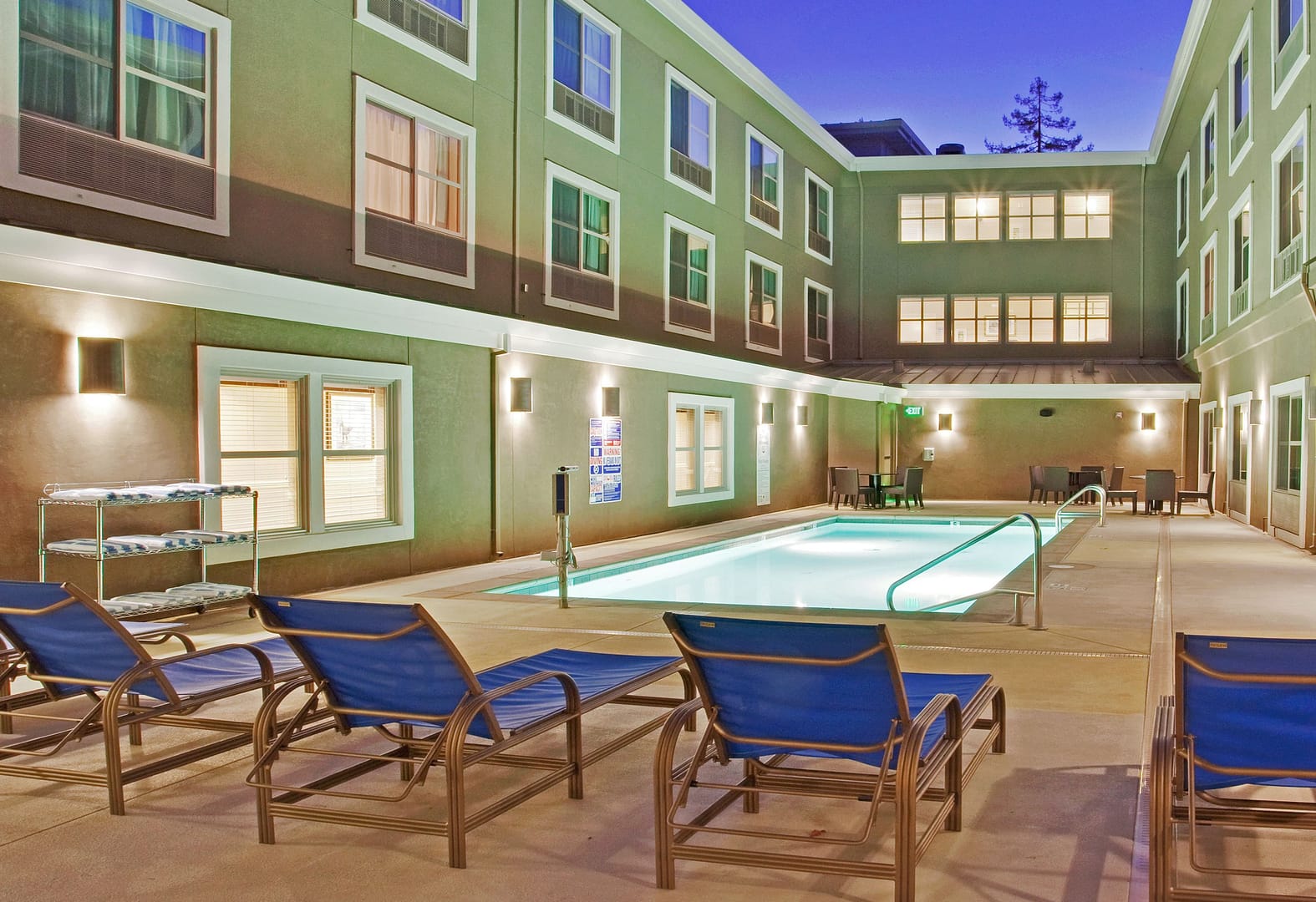 Holiday Inn Express & Suites Santa Cruz by IHG