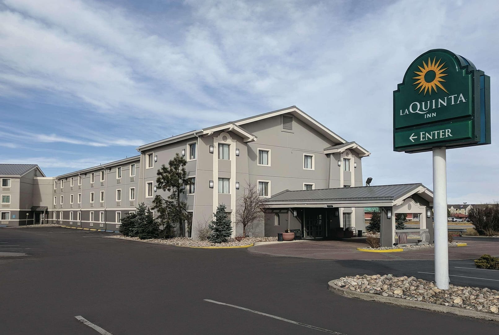 Building view of La Quinta Inn by Wyndham Cheyenne
