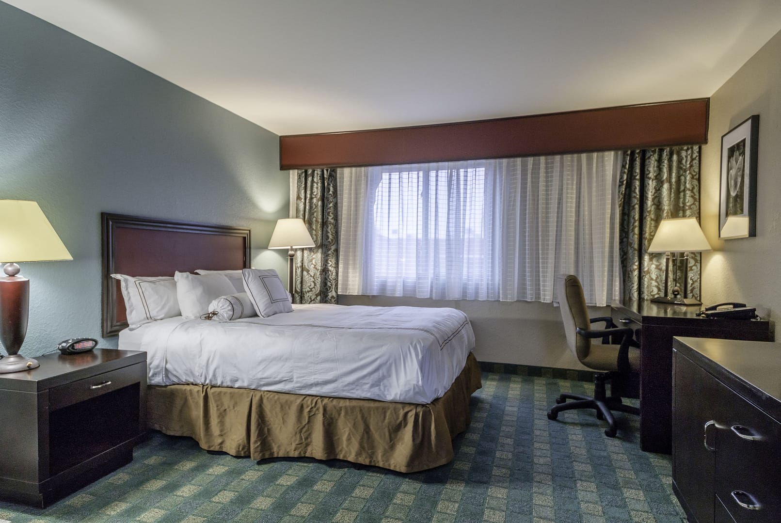 Bedroom view of Causeway Bay Lansing Hotel