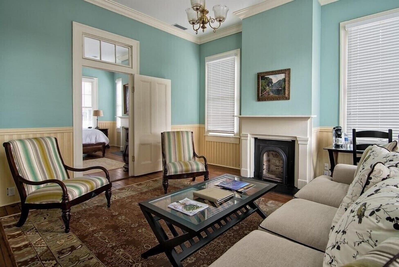 Living room view of Fort Condé Inn