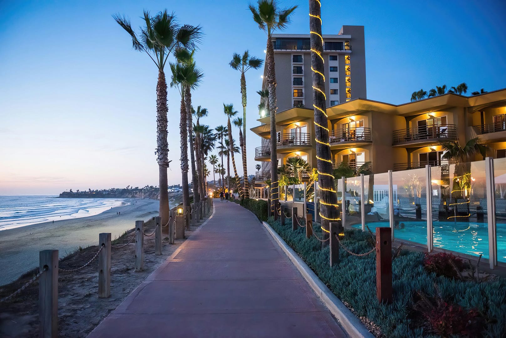Pool view of Pacific Terrace Hotel