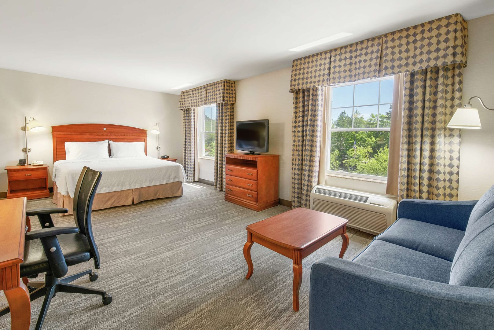 Bedroom view of Hampton Inn & Suites North Conway
