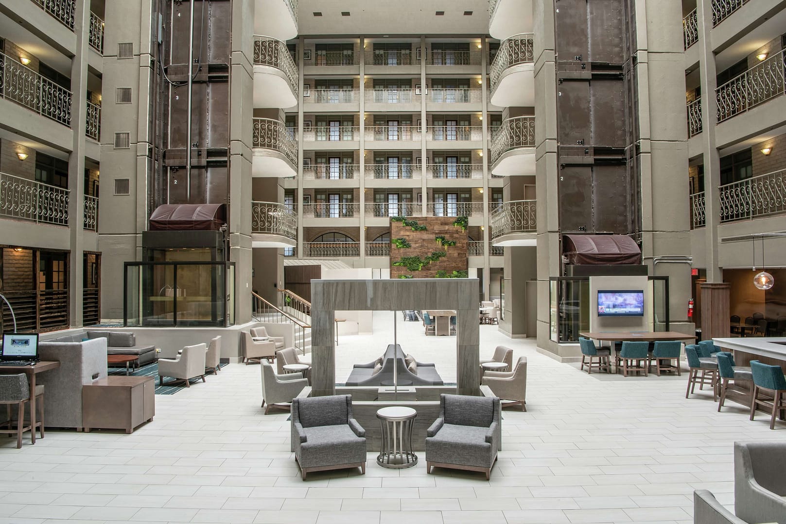 Lobby view of Embassy Suites by Hilton Chicago Schaumburg Woodfield