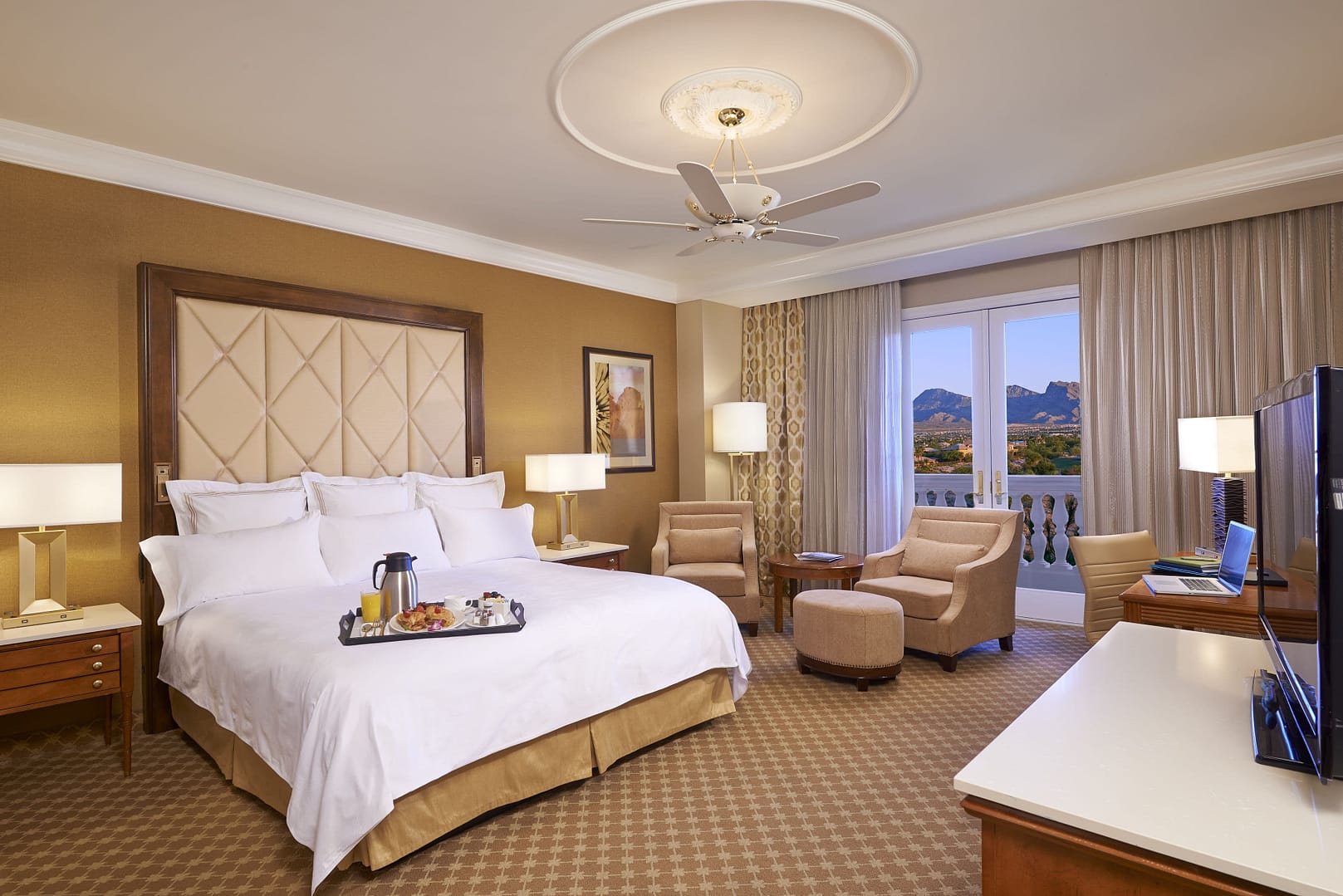 Bedroom view of JW Marriott Las Vegas Resort & Spa