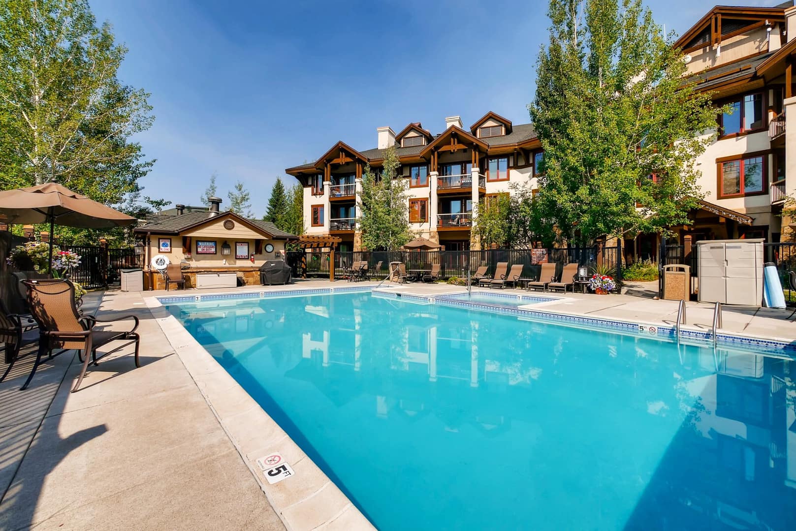 EagleRidge Lodge & Townhomes