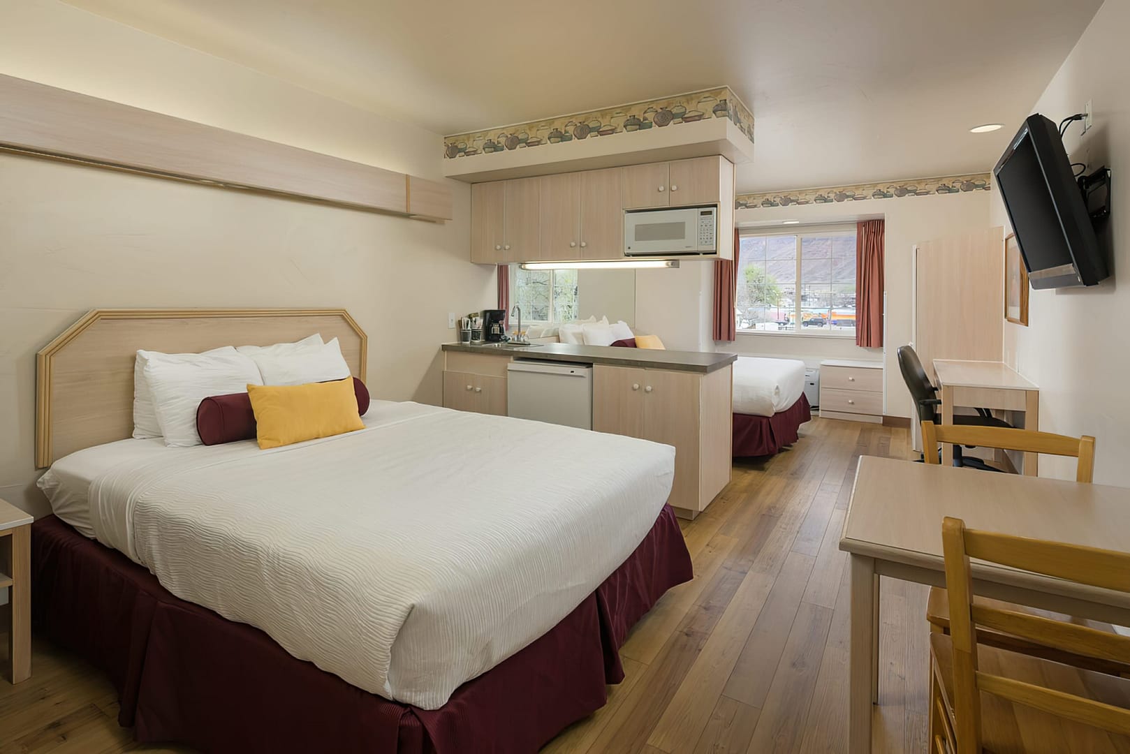 Bedroom view of River Canyon Lodge