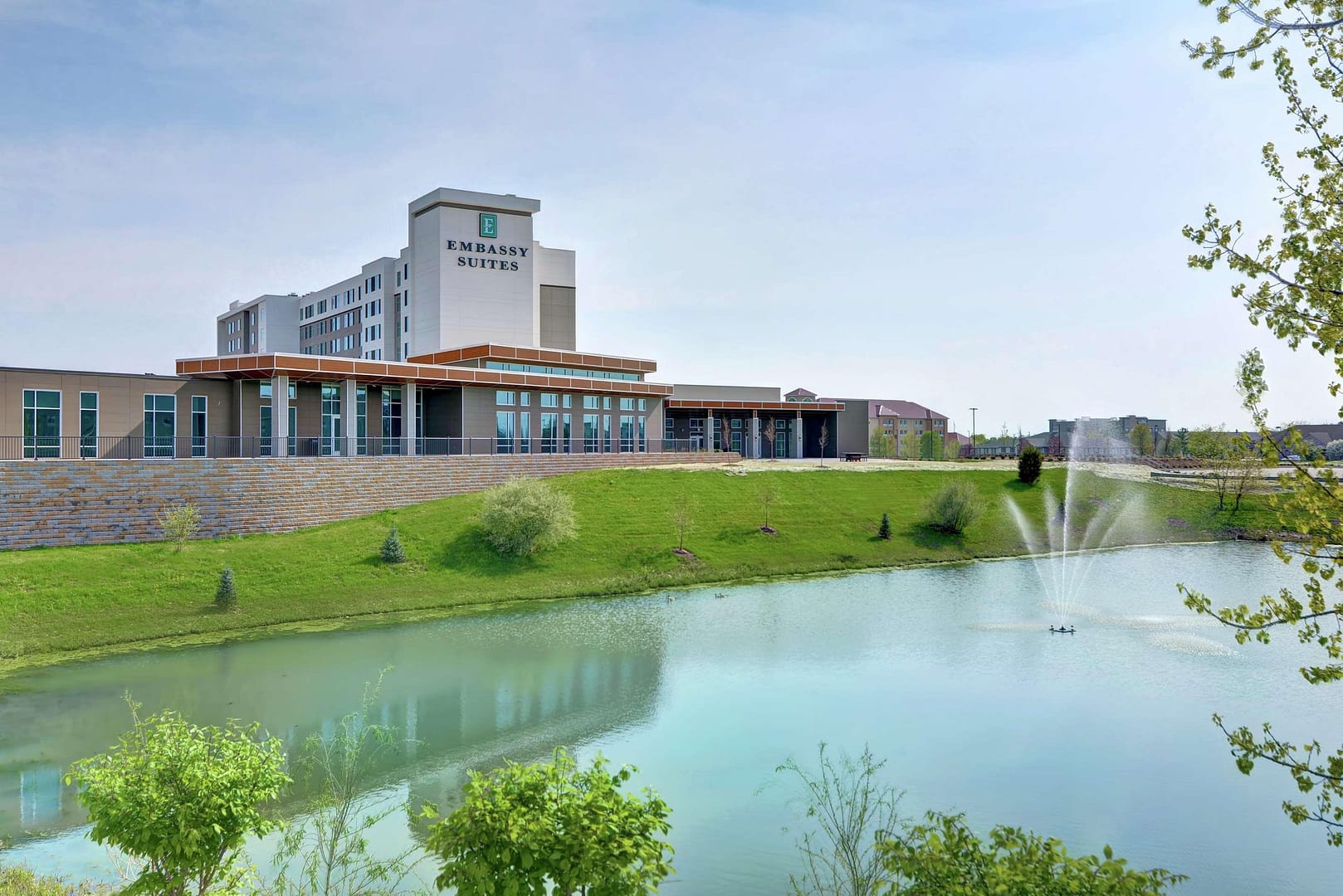 Building view of Embassy Suites by Hilton Plainfield Indianapolis Airport