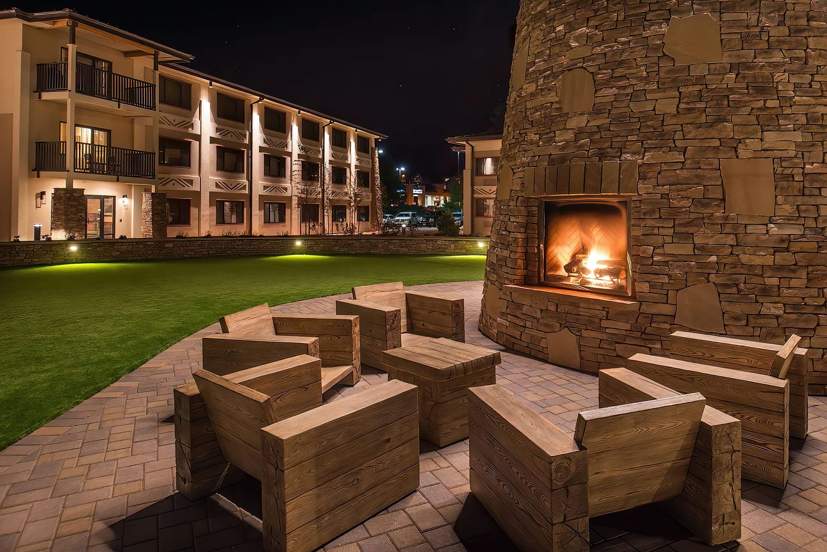 Patio view of Squire Resort at the Grand Canyon, BW Signature Collection