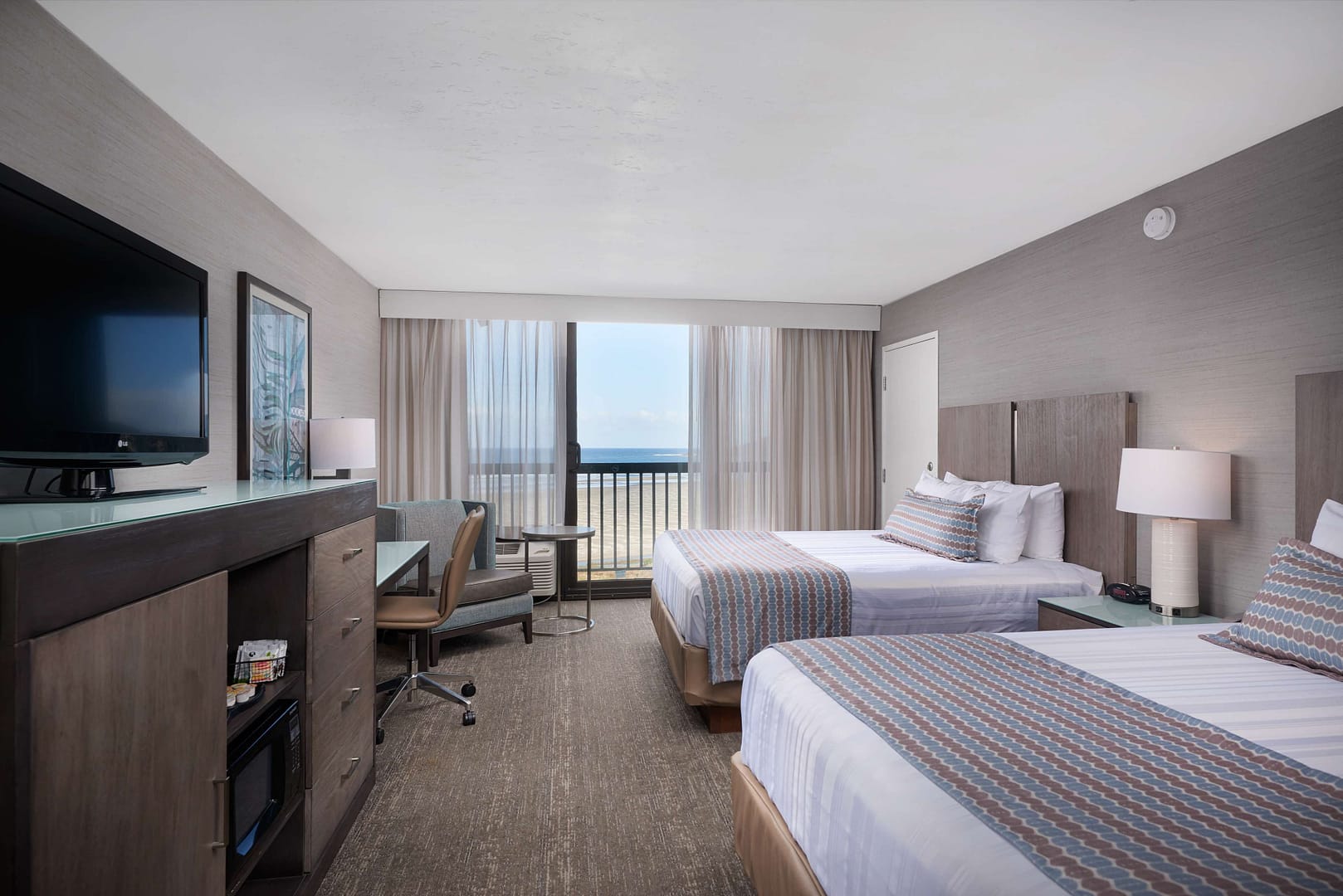 Bedroom view of Best Western Plus Agate Beach Inn