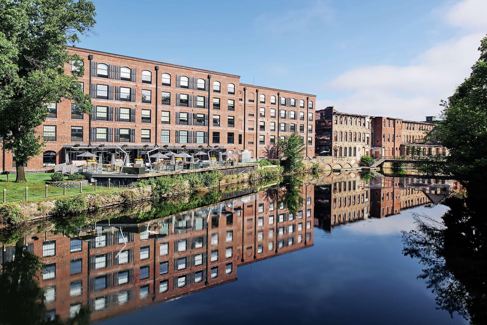 Building view of The LOOM Hotel, Tapestry Collection by Hilton