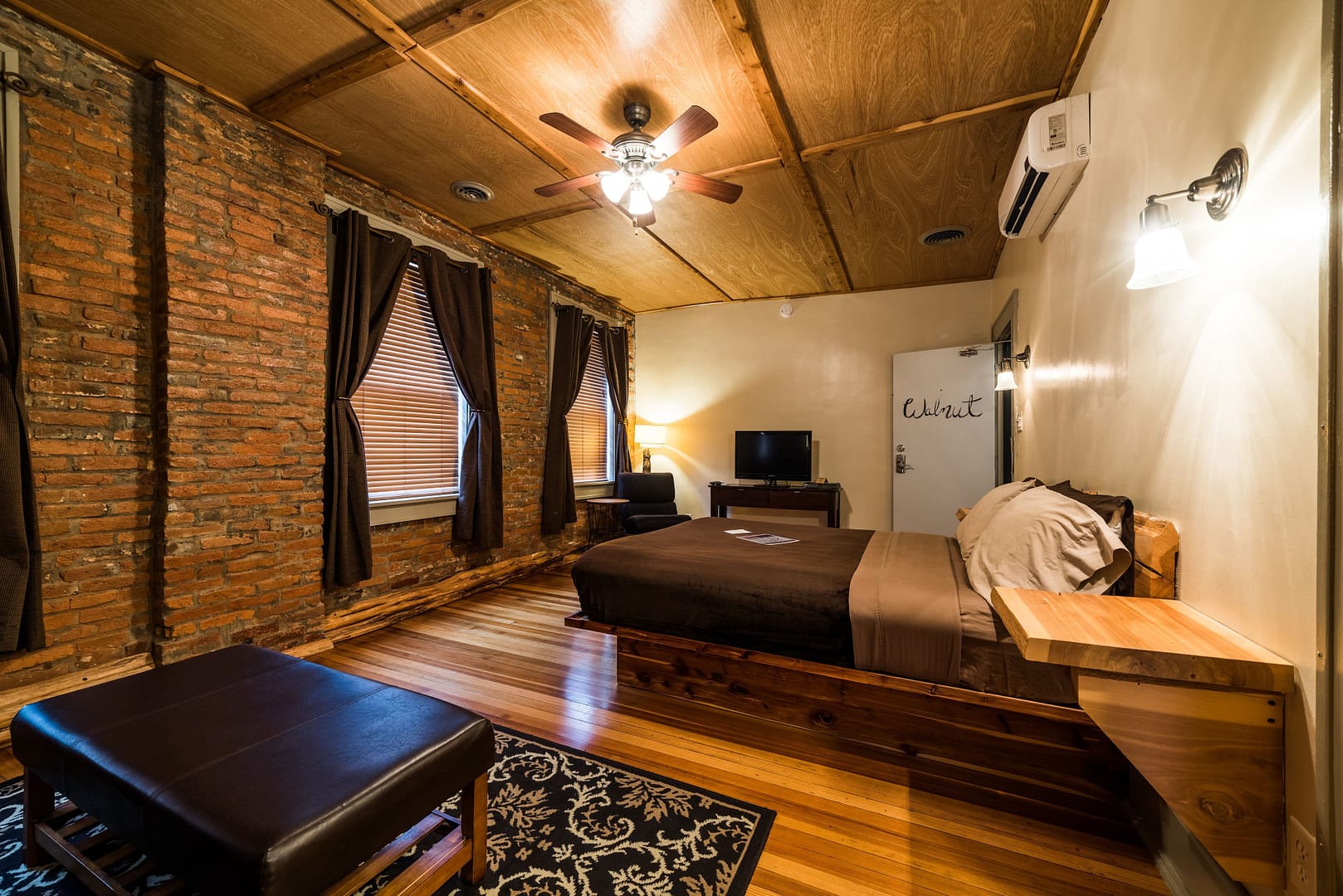 Bedroom view of The Walnut Street Inn