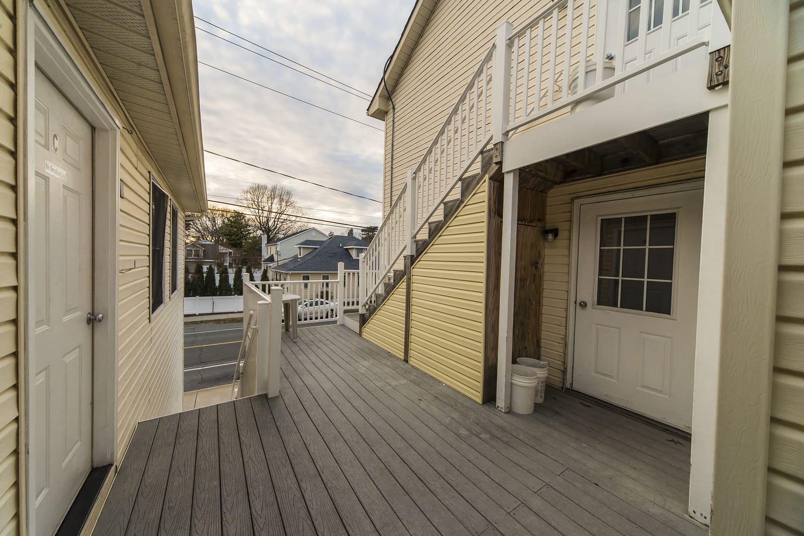 Outside view of Summer Place Hotel