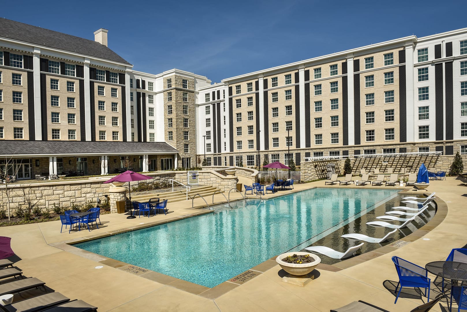 Pool view of The Guest House at Graceland