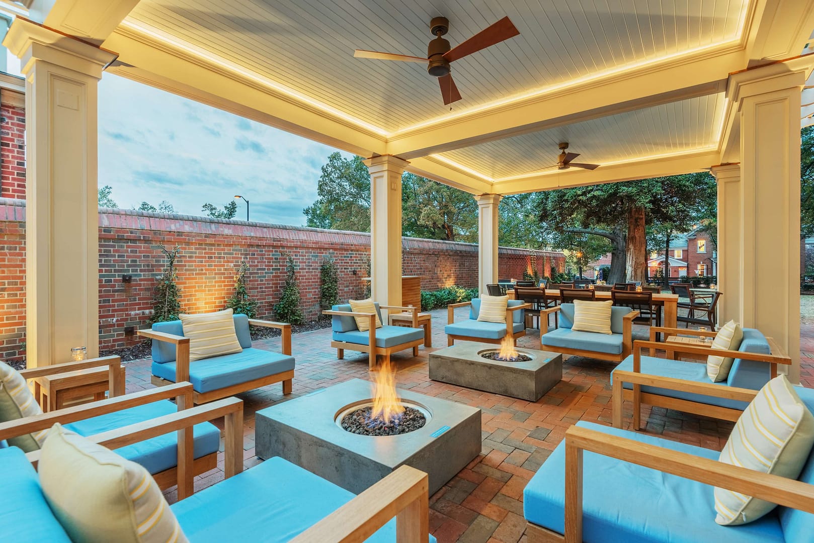 Lounge view of Carolina Inn