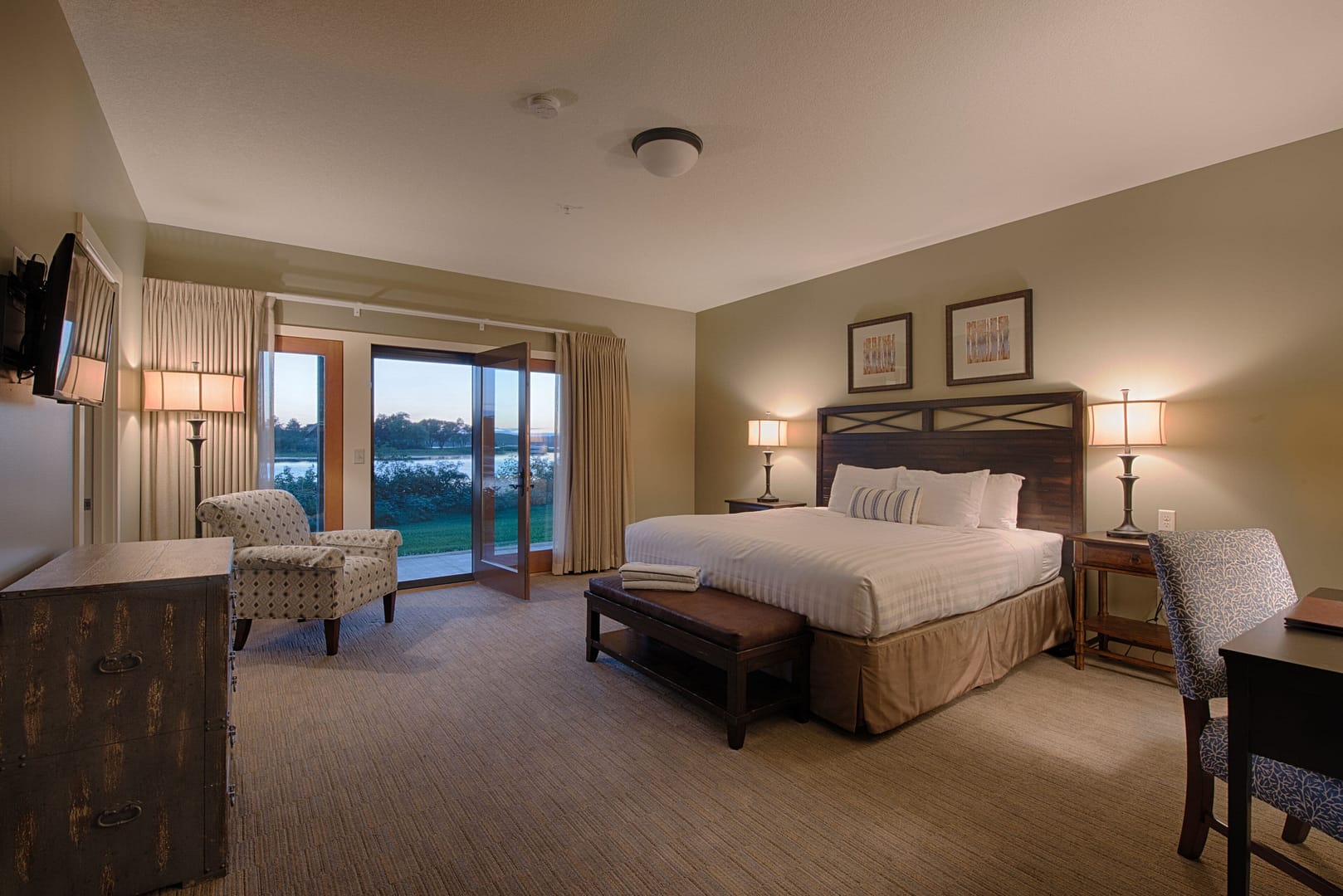Bedroom view of Madden's on Gull Lake