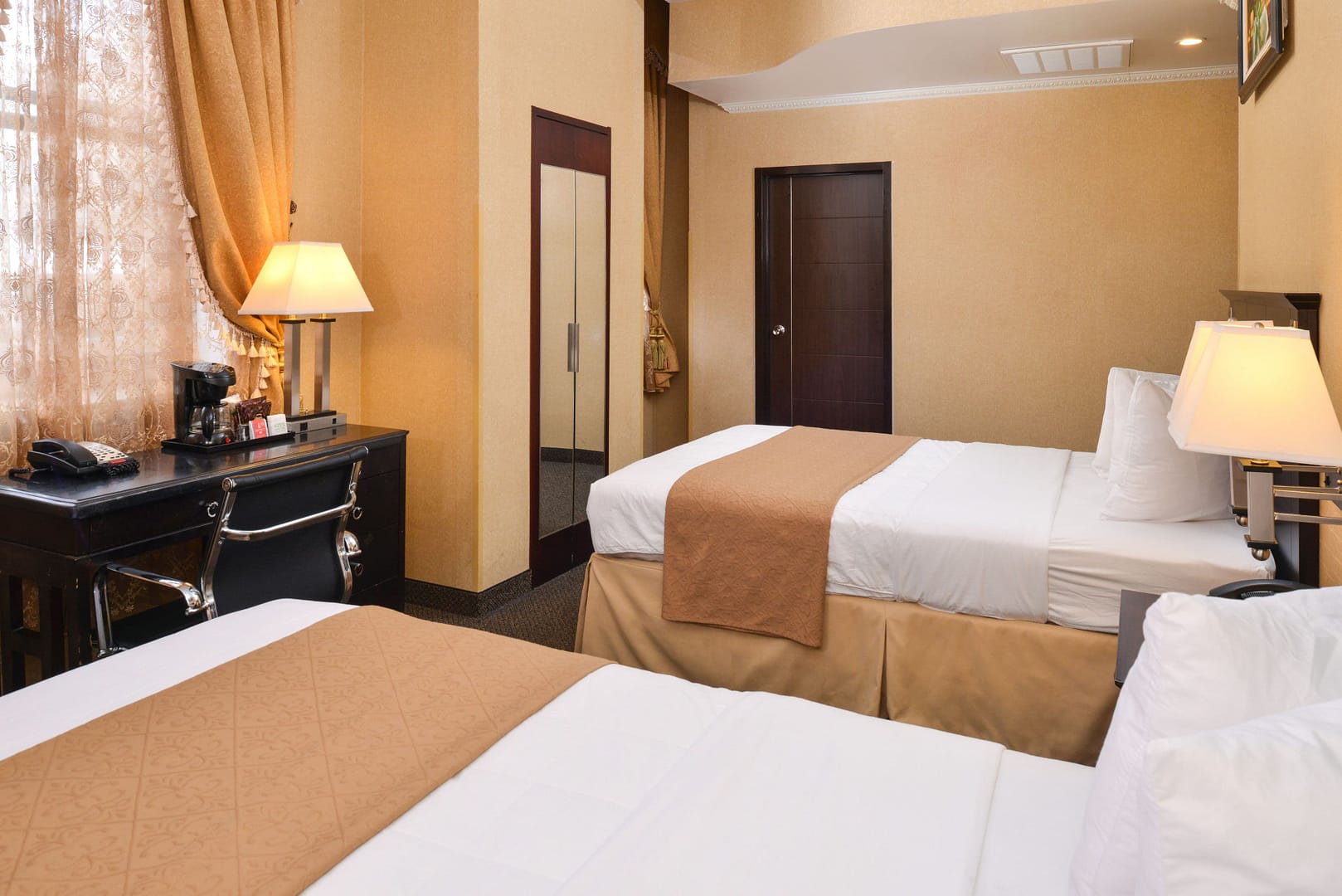 Baltimore Plaza Inner Harbor