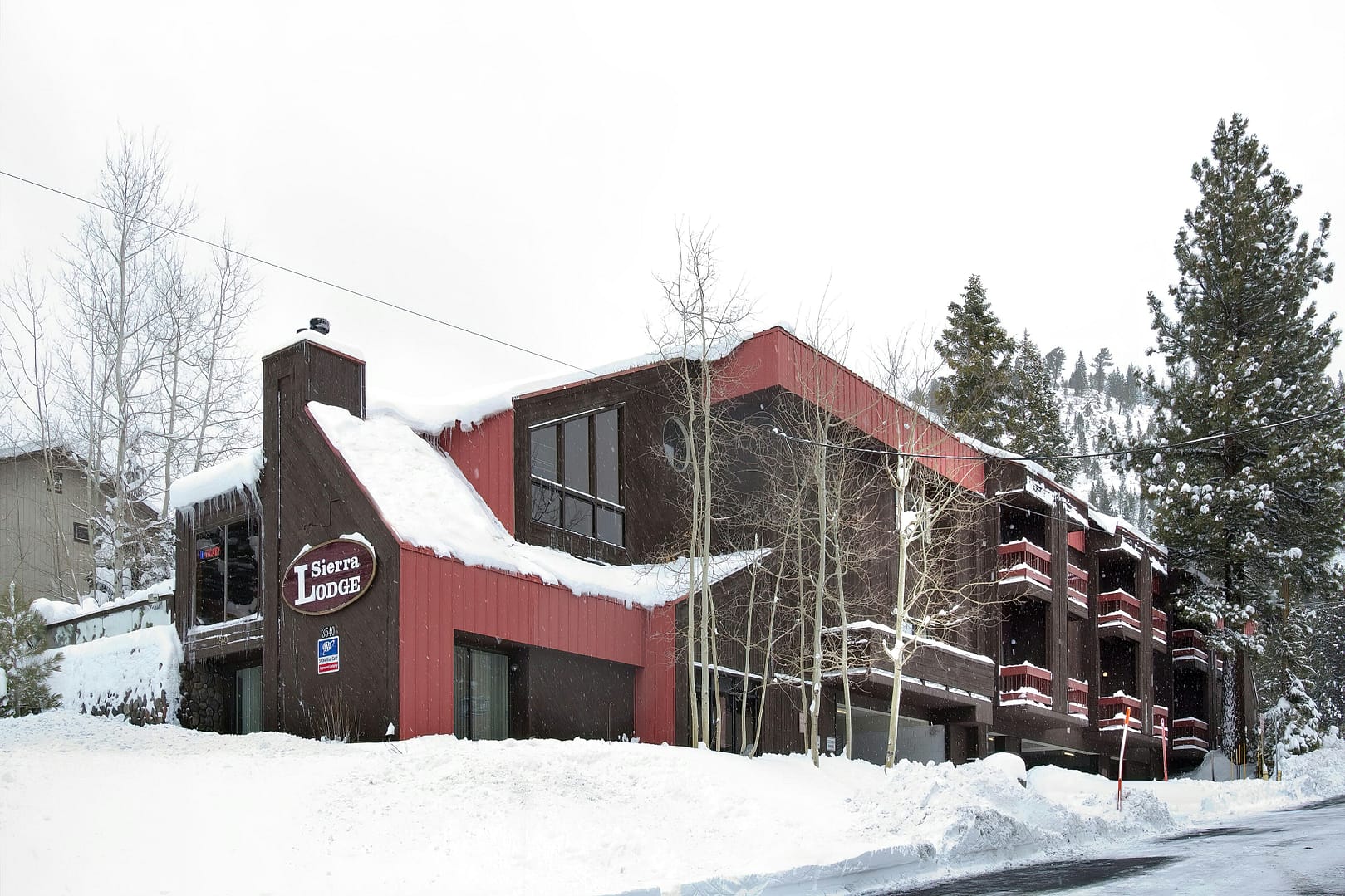 Building view of Sierra Lodge