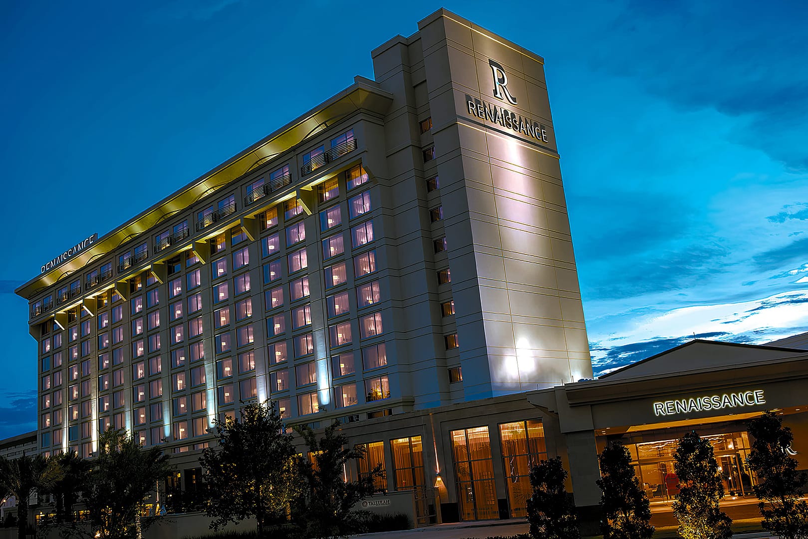 Building view of Renaissance Baton Rouge Hotel