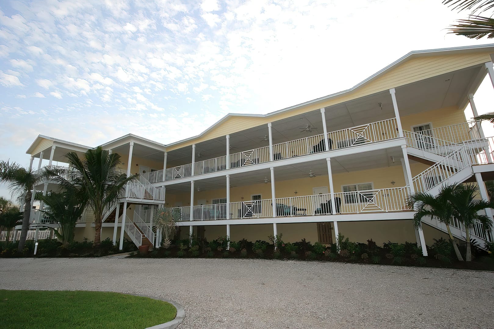 Building view of The Beach Club at Siesta Key