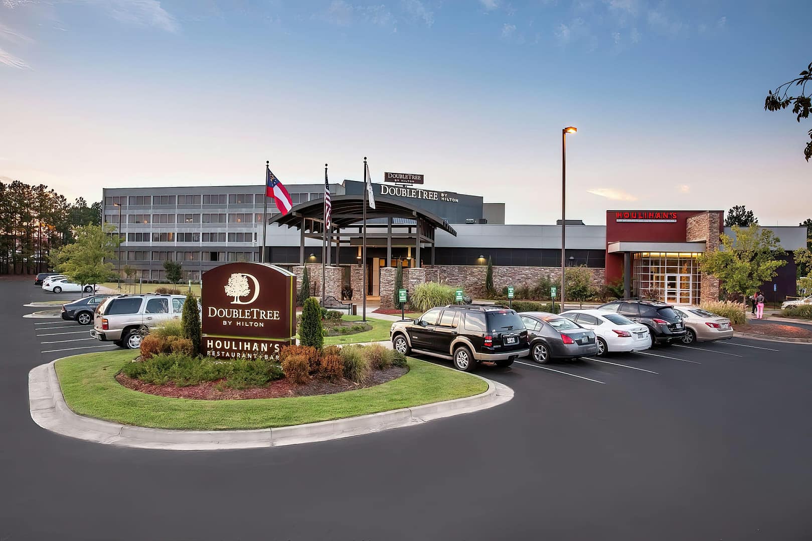 Building view of DoubleTree by Hilton Columbus