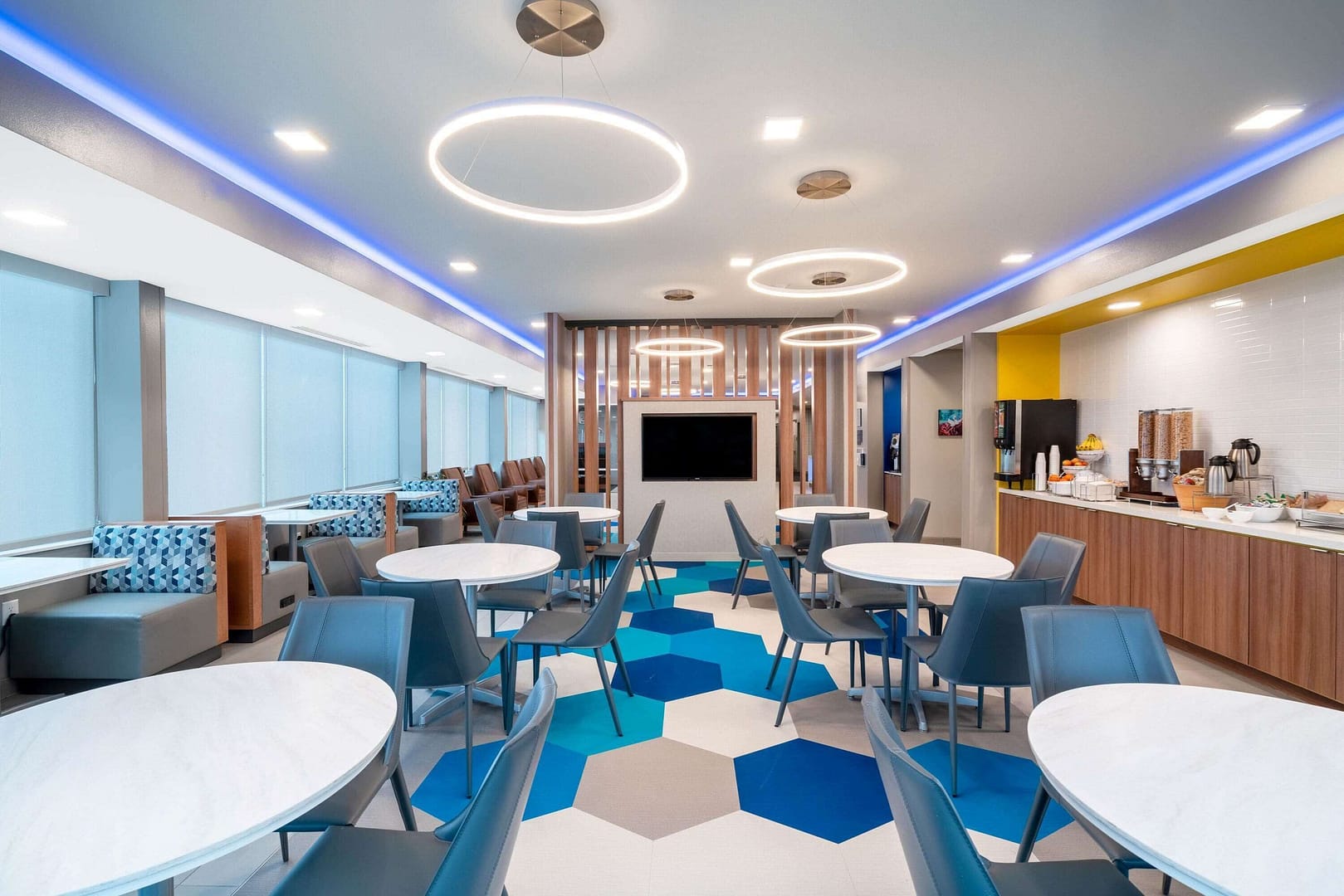 Restaurant view of Microtel Inn & Suites by Wyndham Hot Springs