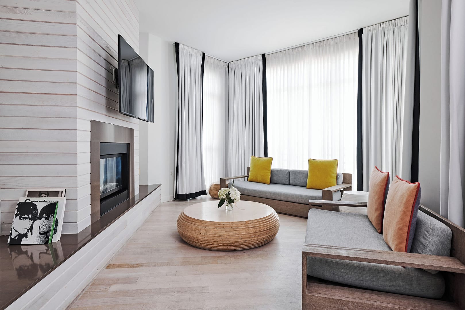 Living room view of Bungalow Hotel