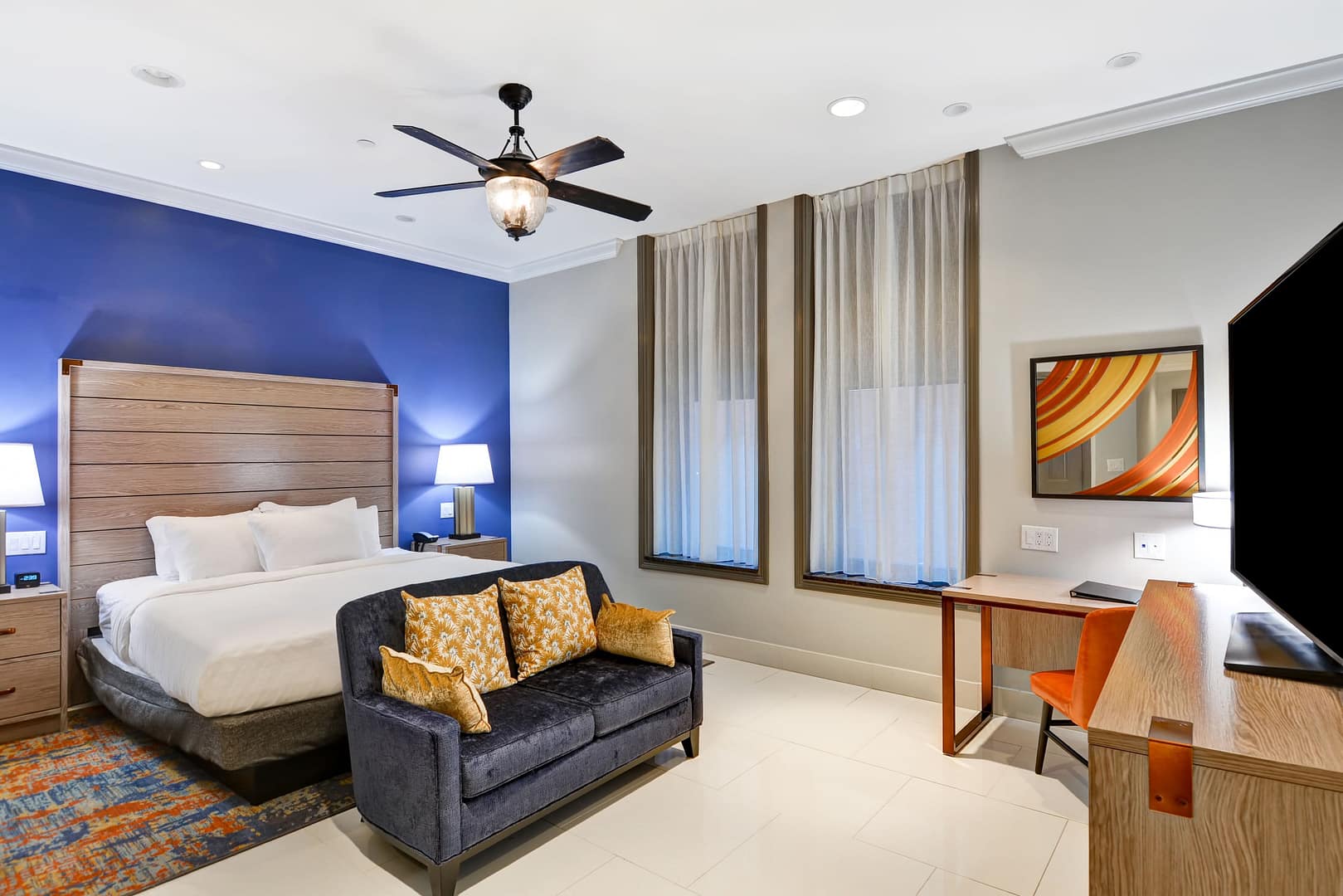 Bedroom view of The Cincinnatian Hotel, Curio Collection by Hilton