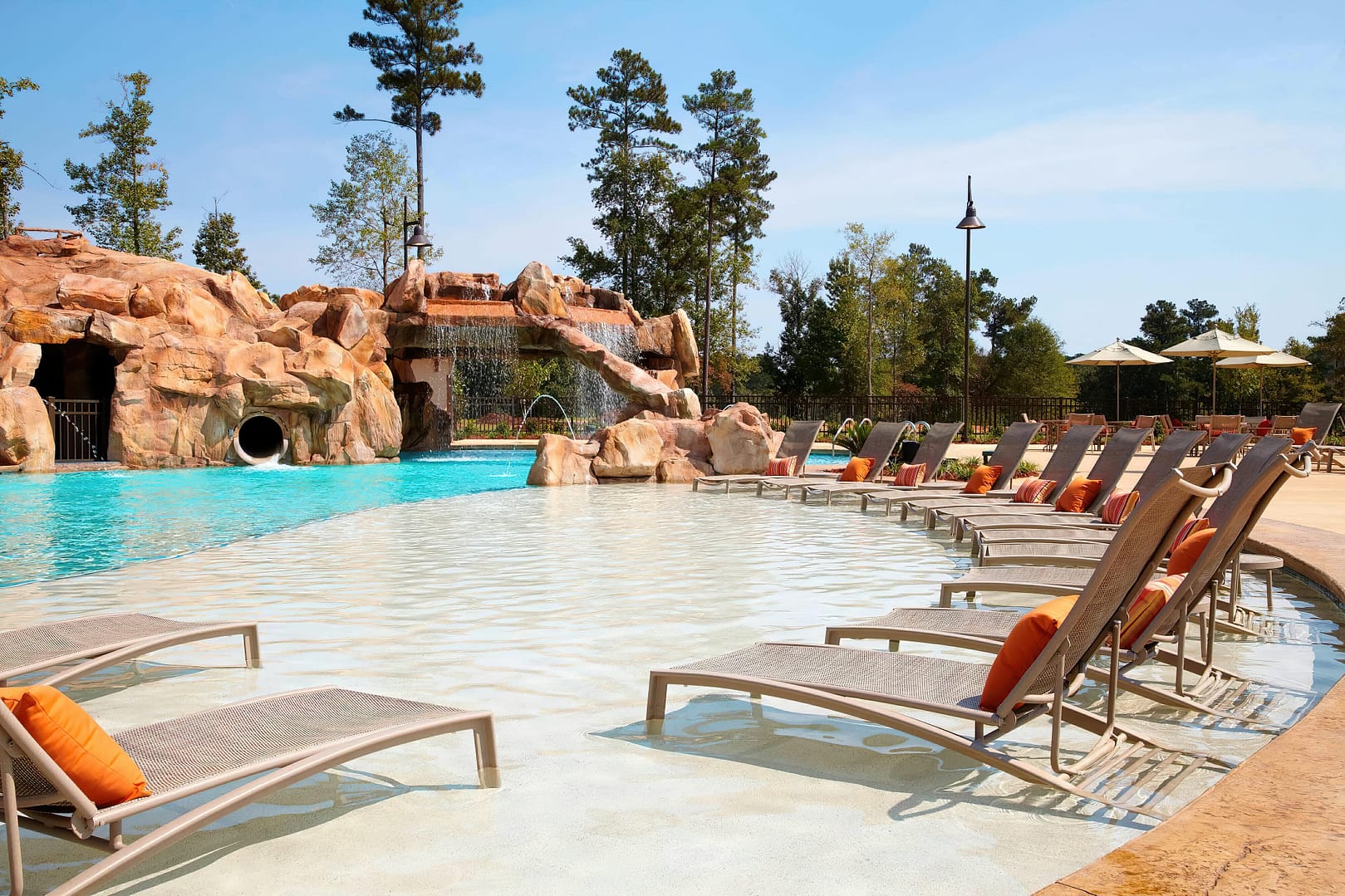 Pool view of Auburn Marriott Opelika Resort & Spa at Grand National