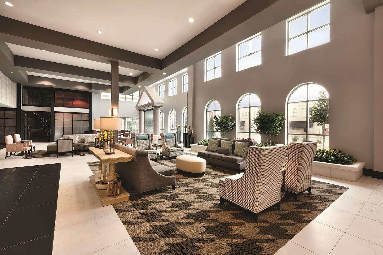 Lounge view of Embassy Suites by Hilton Tuscaloosa Alabama Downtown