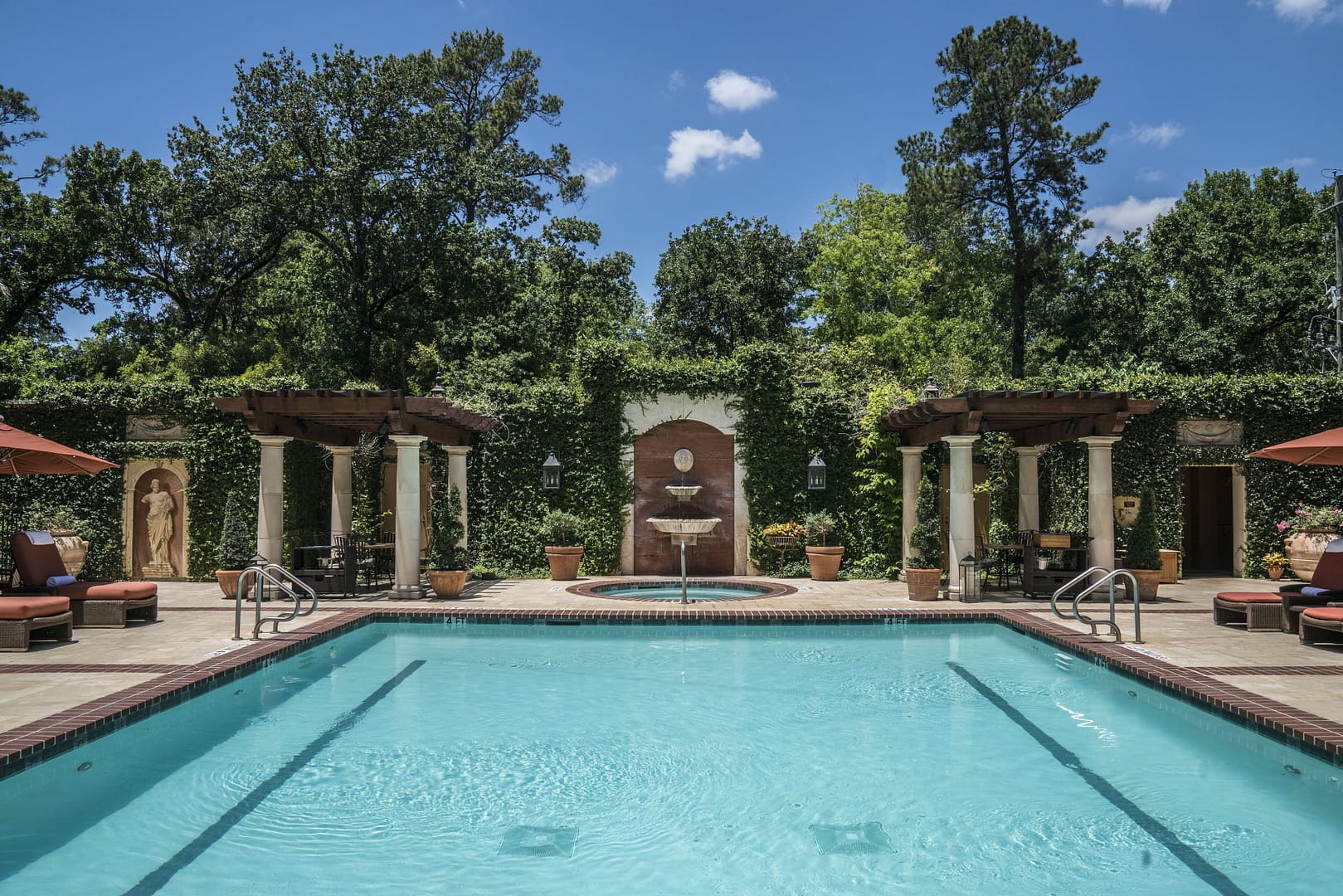 Pool view of Hotel Granduca Houston