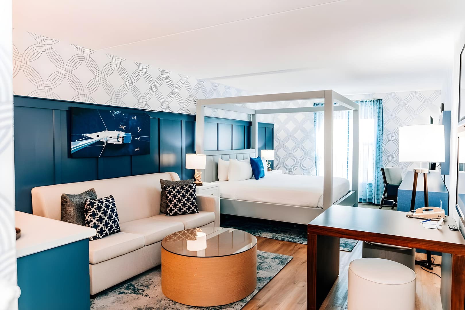 Salem Waterfront Hotel & Suites