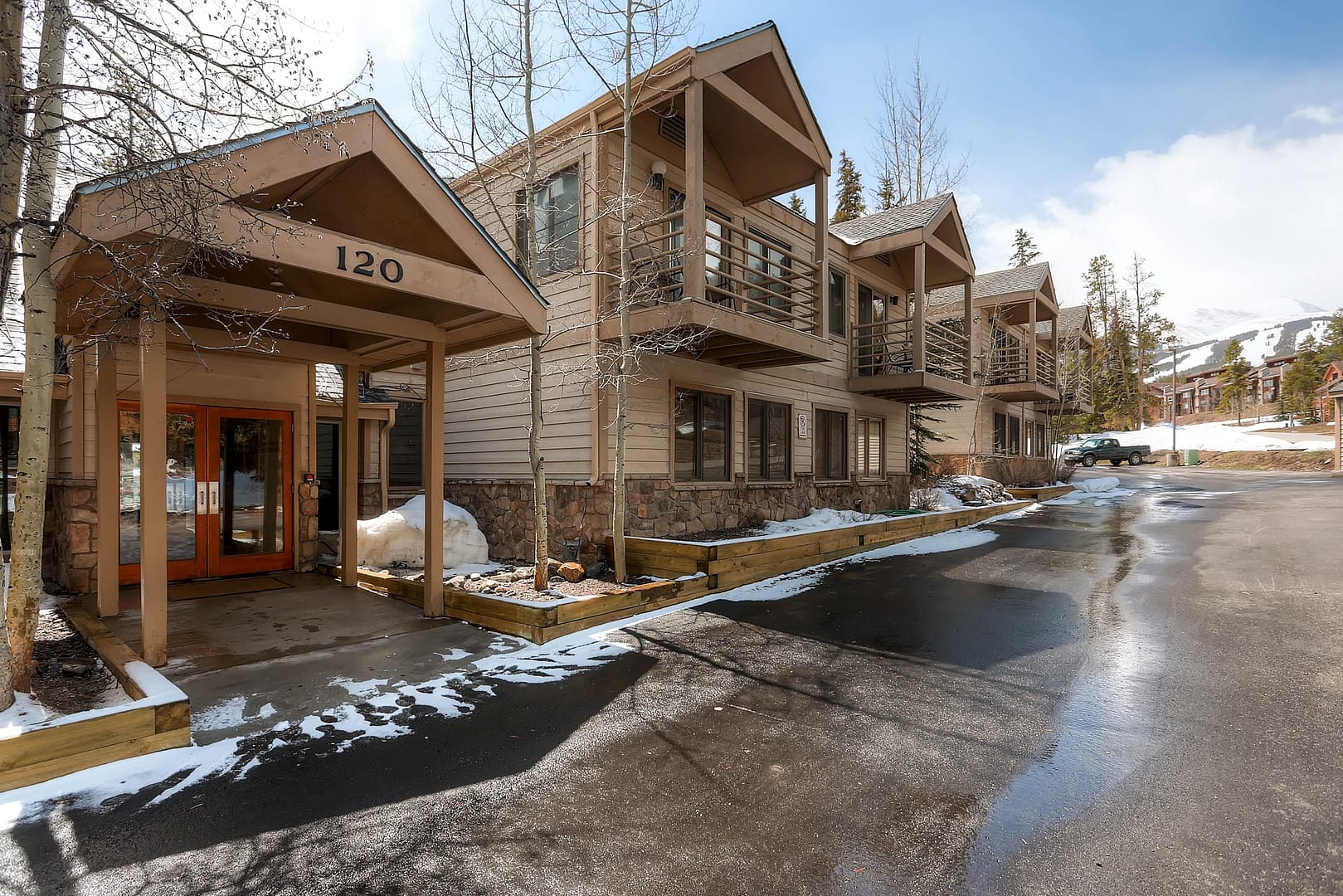 Wildwood Suites Condominiums